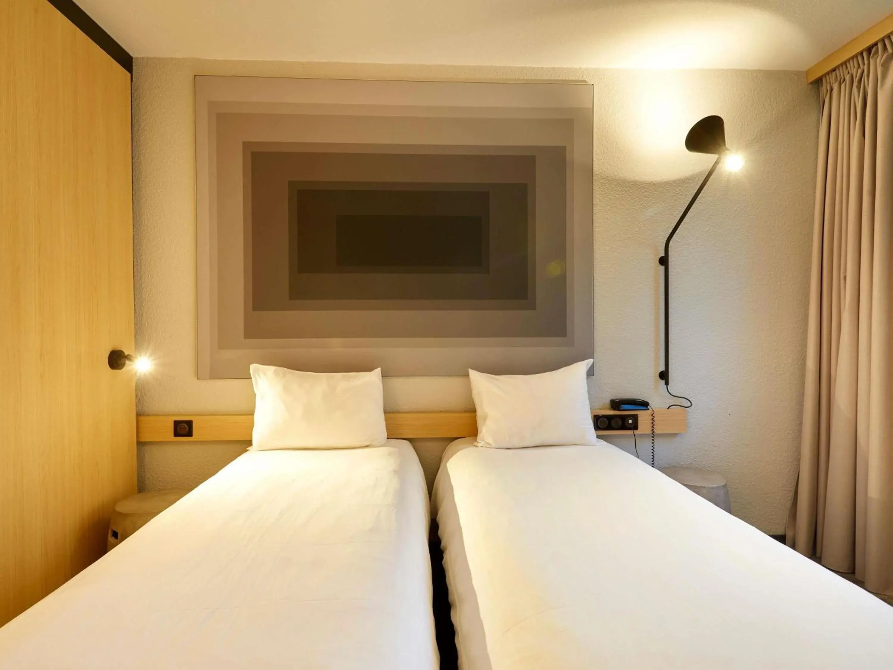 Bedroom, Bed in ibis Le Mans Est Pontlieue Bedroom, Bed in ibis Le Mans Est Pontlieue