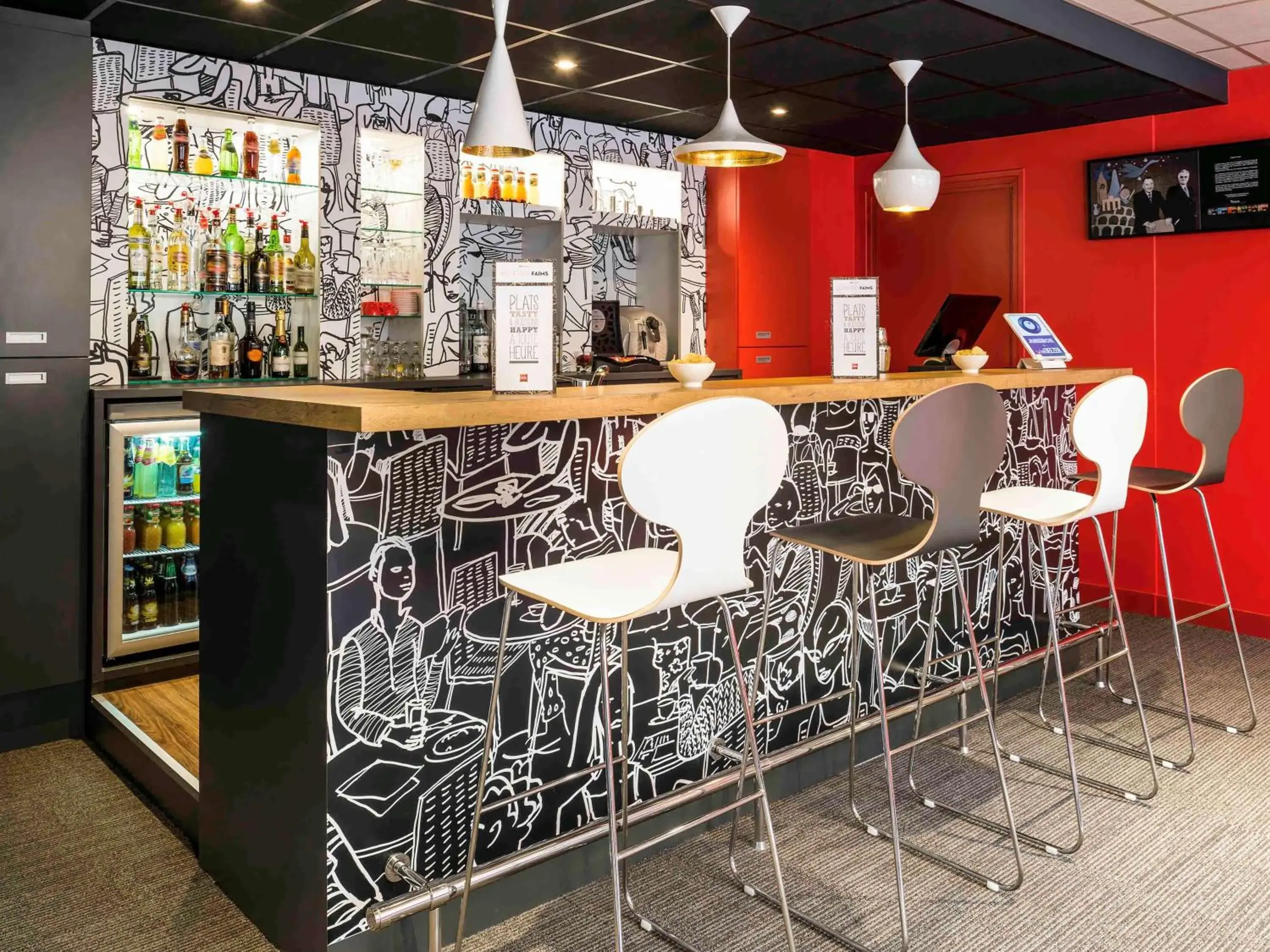 Restaurant/places to eat, Lounge/Bar in ibis Paris Pont De Suresnes
