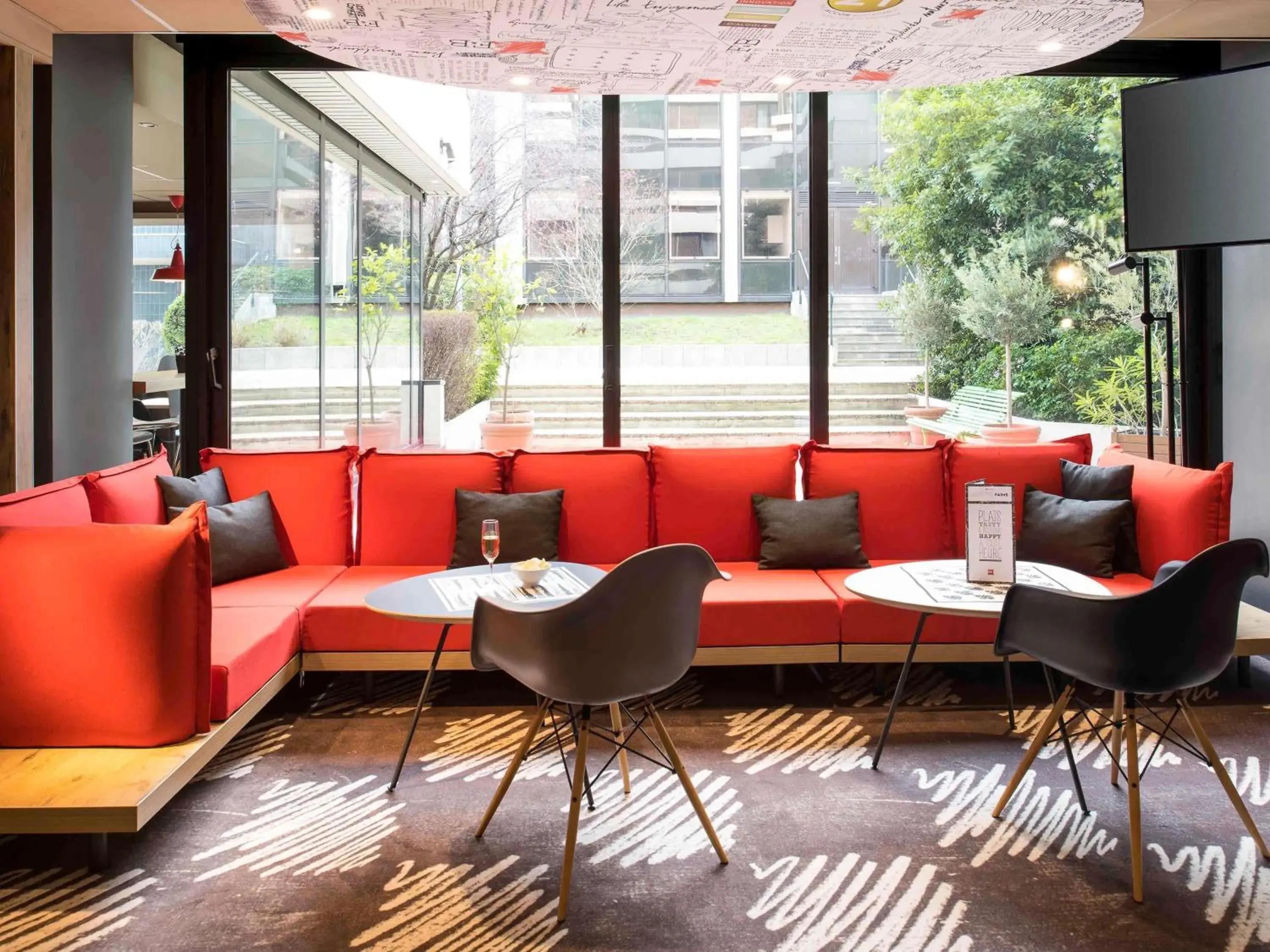 Property building in ibis Paris Pont de Suresnes Longchamp Property building in ibis Paris Pont de Suresnes Longchamp