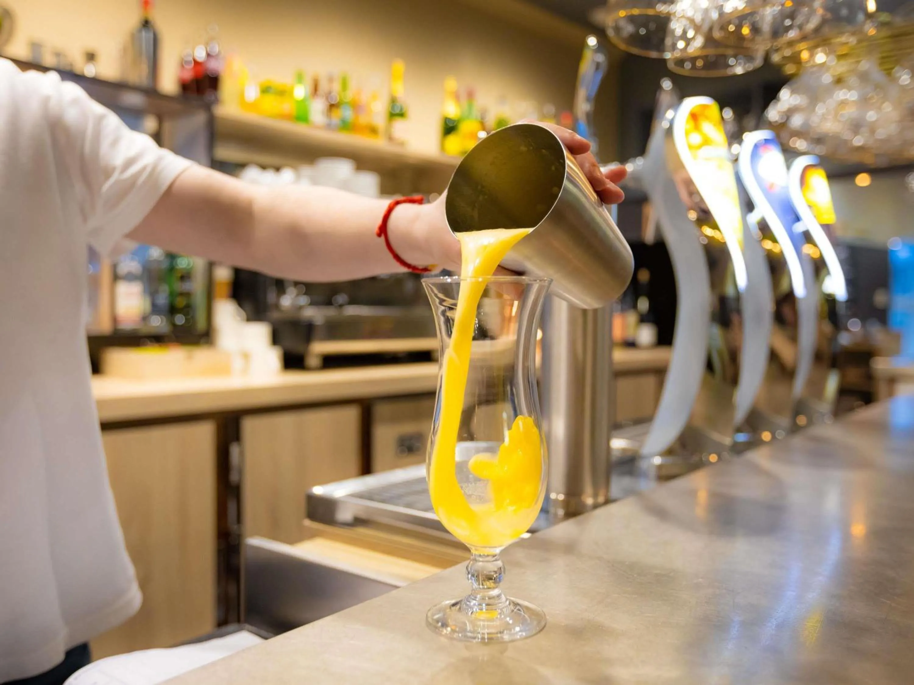 Lounge or bar in ibis Besançon Centre la City