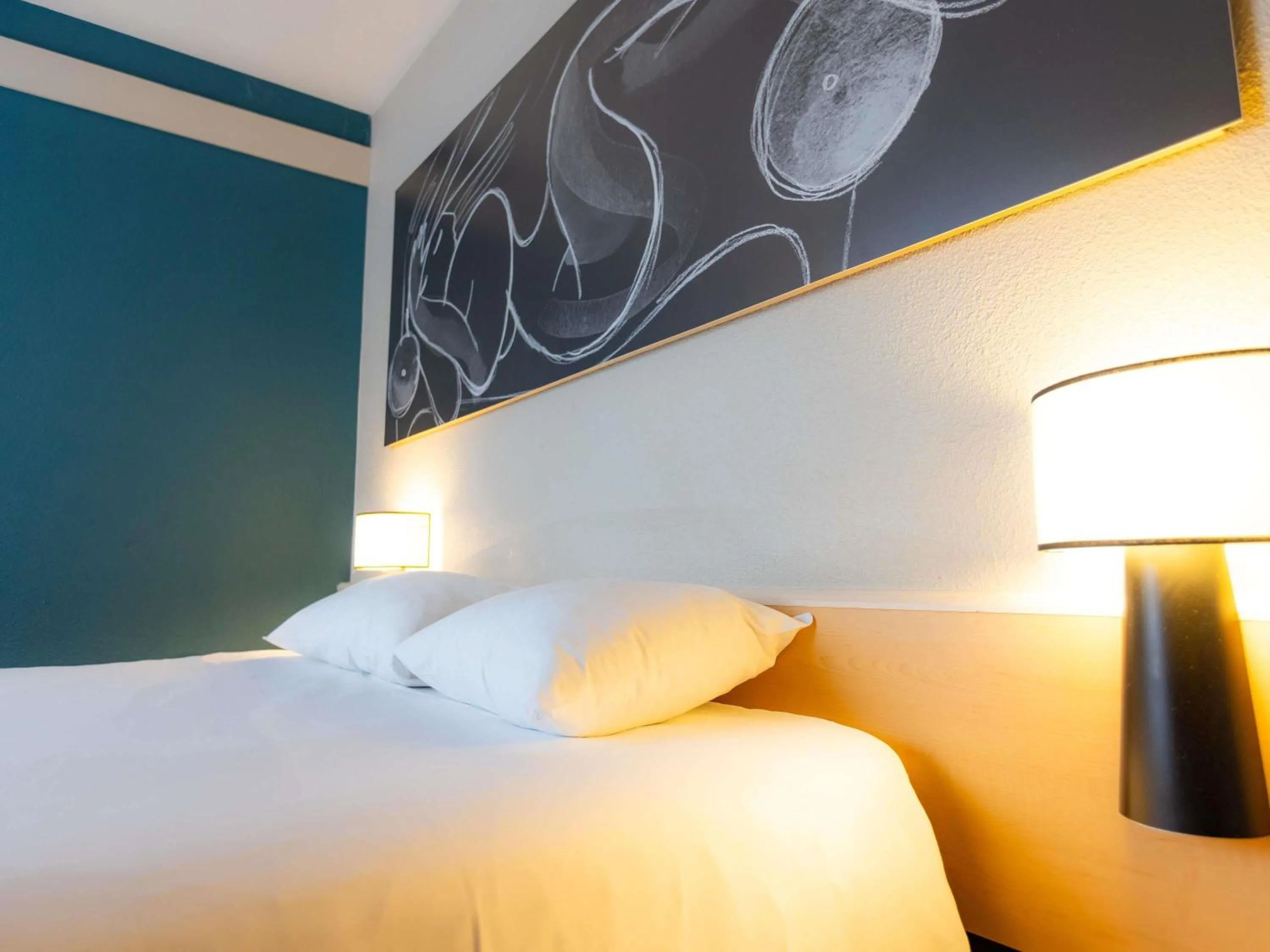 Bedroom, Bed in ibis Besançon Centre la City