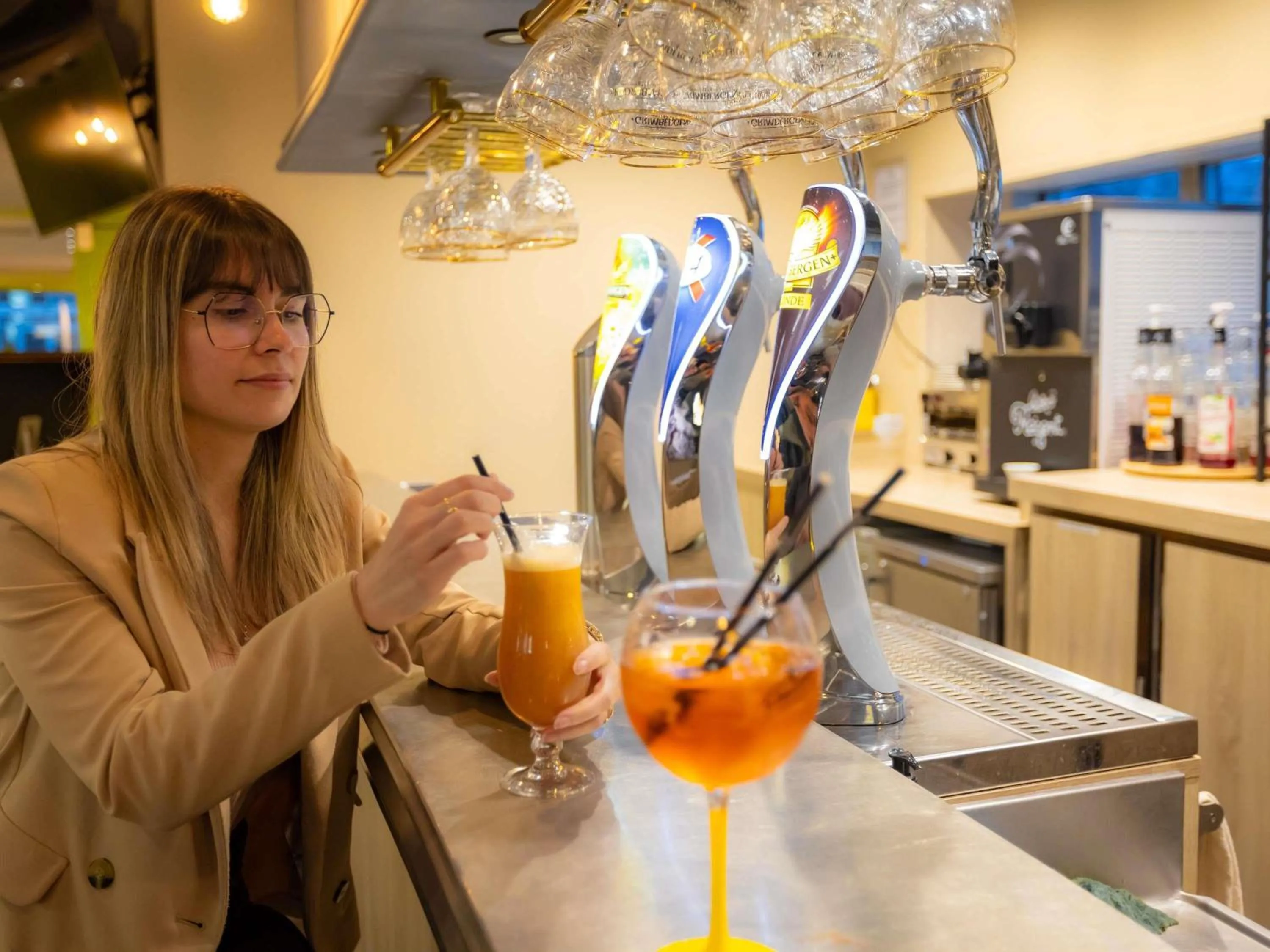 Lounge or bar in ibis Besançon Centre la City