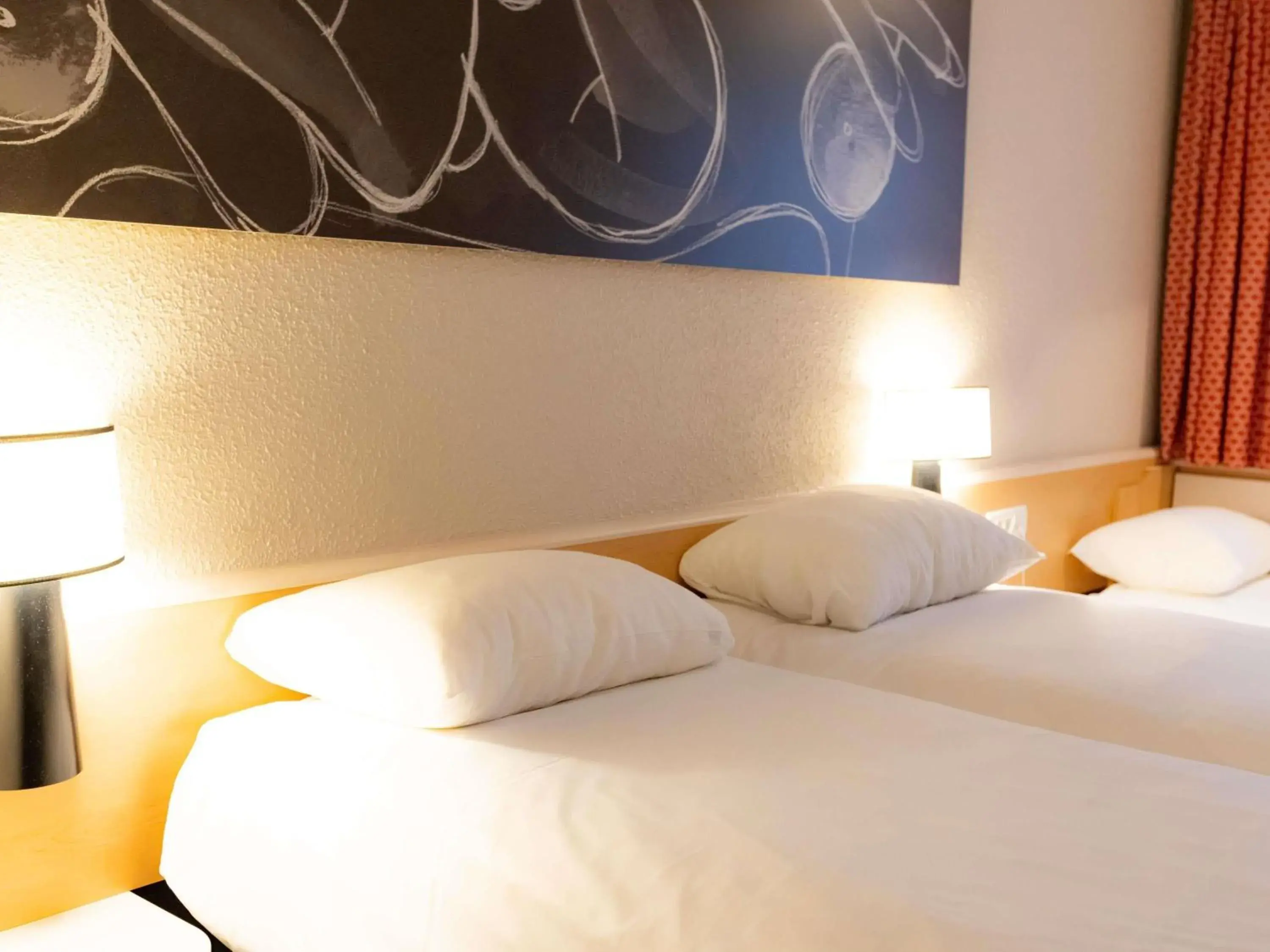 Bedroom, Bed in ibis Besançon Centre la City Bedroom, Bed in ibis Besançon Centre la City