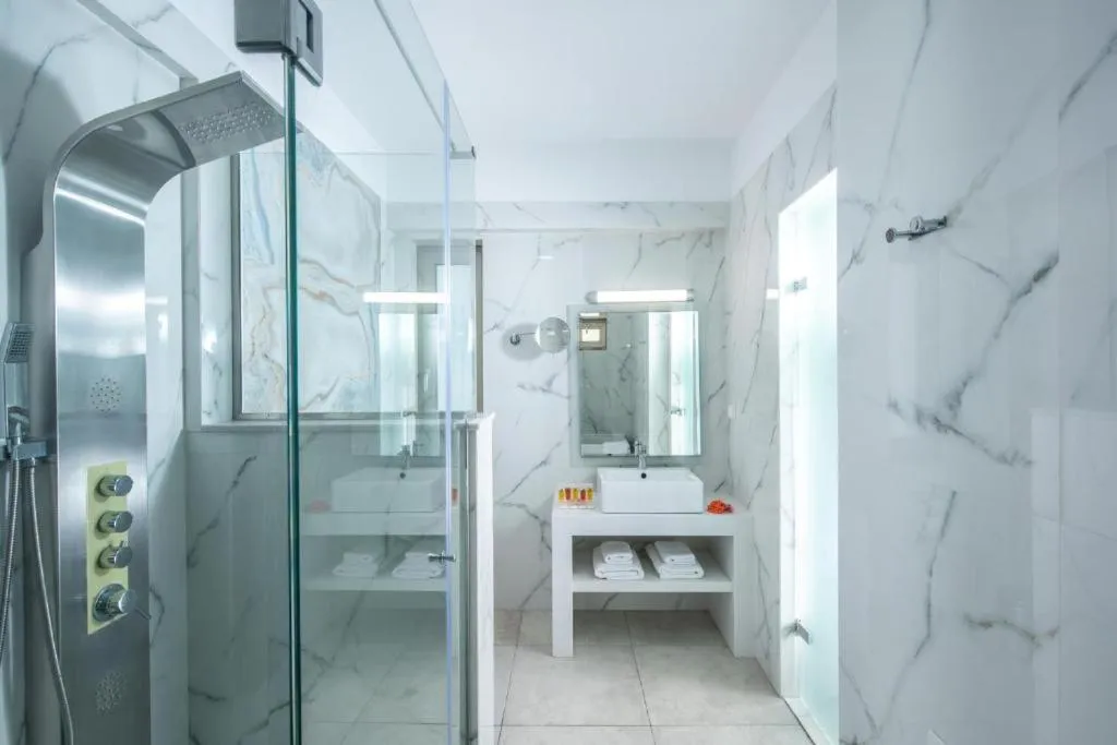 Shower in Rethymno Mare Royal & Water Park