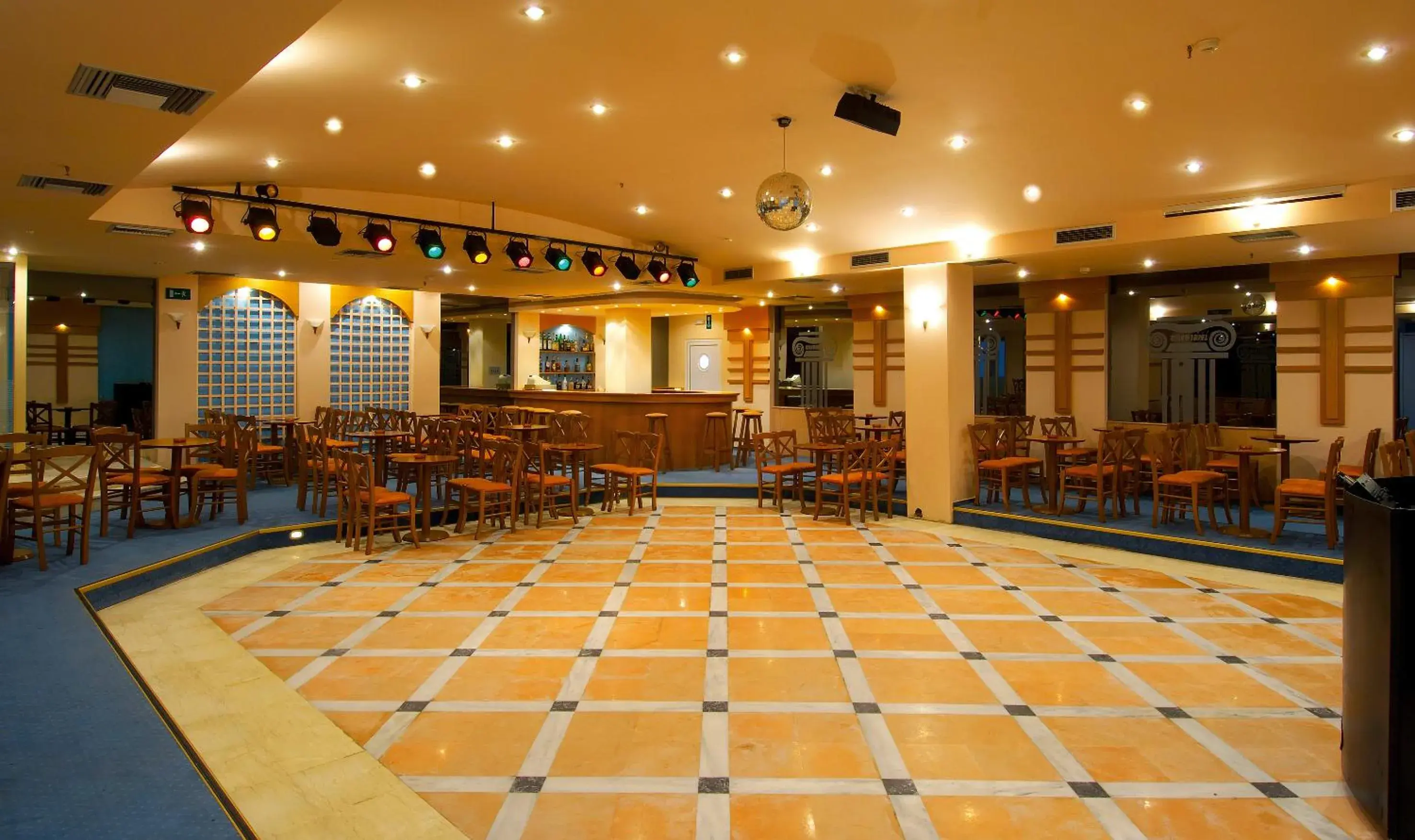 Lounge or bar in Rethymno Mare Royal & Water Park Lounge or bar in Rethymno Mare Royal & Water Park