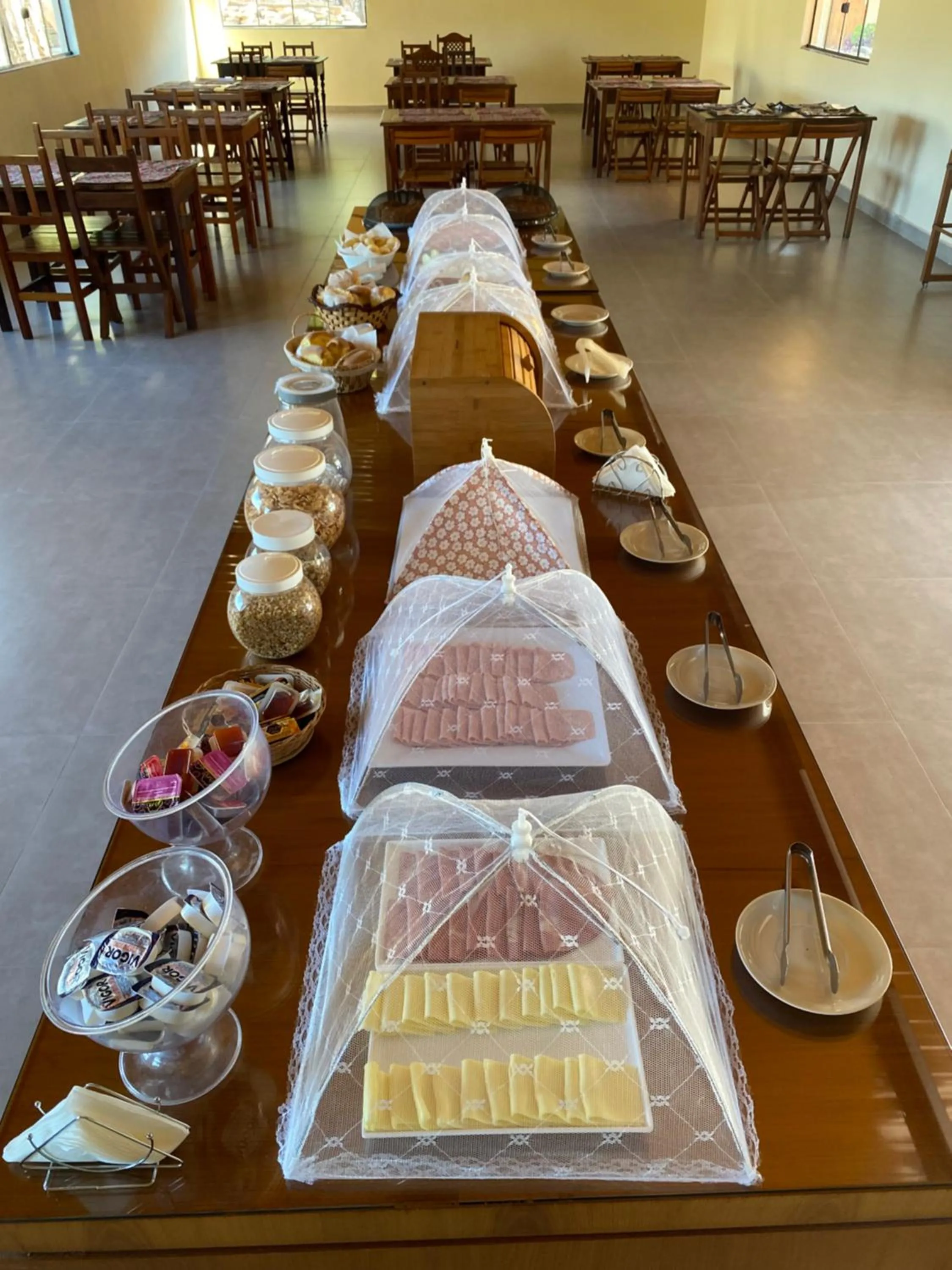 Buffet breakfast in Pousada Vila Serrana