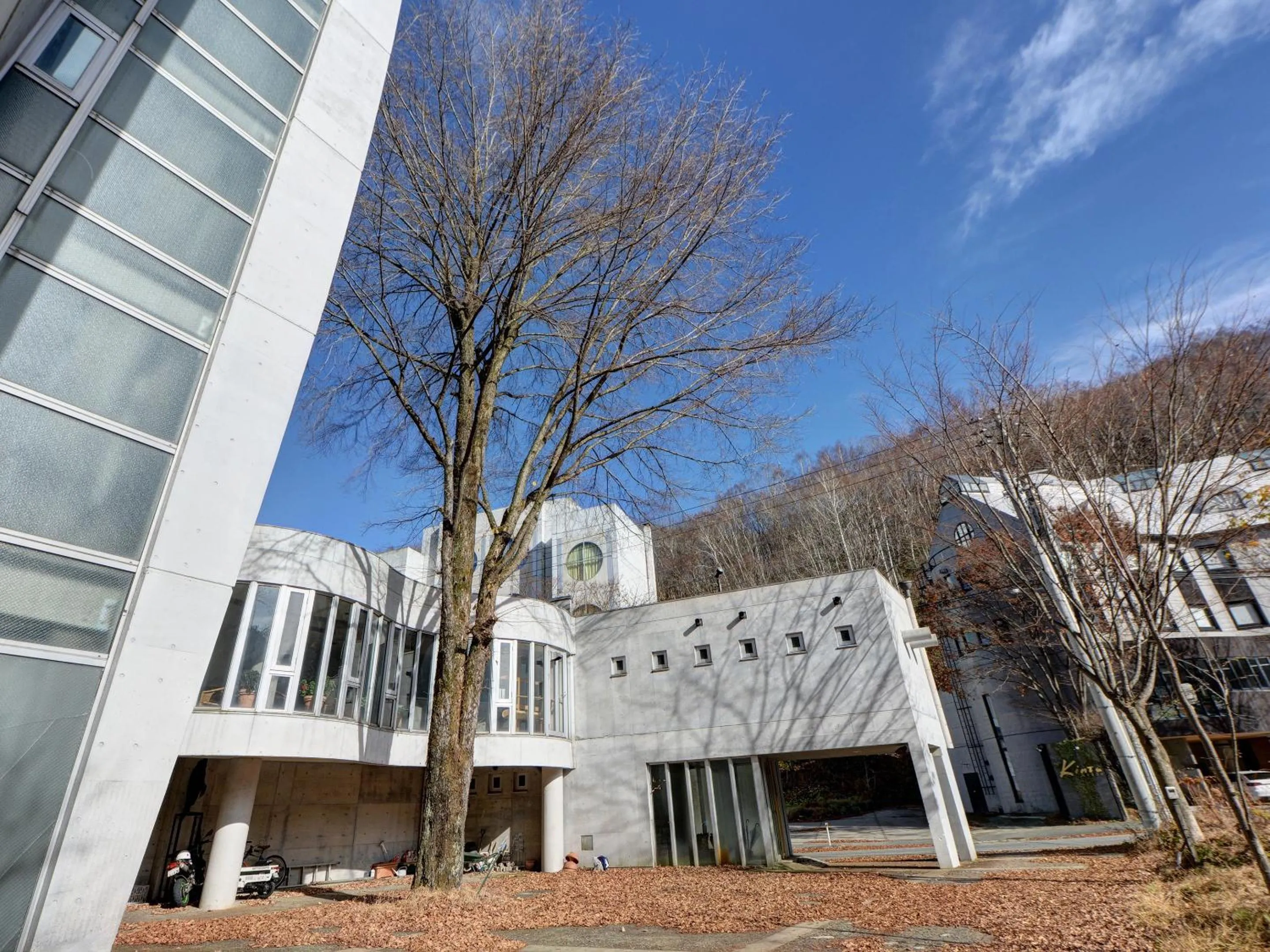 Property building in the Kinta Naeba