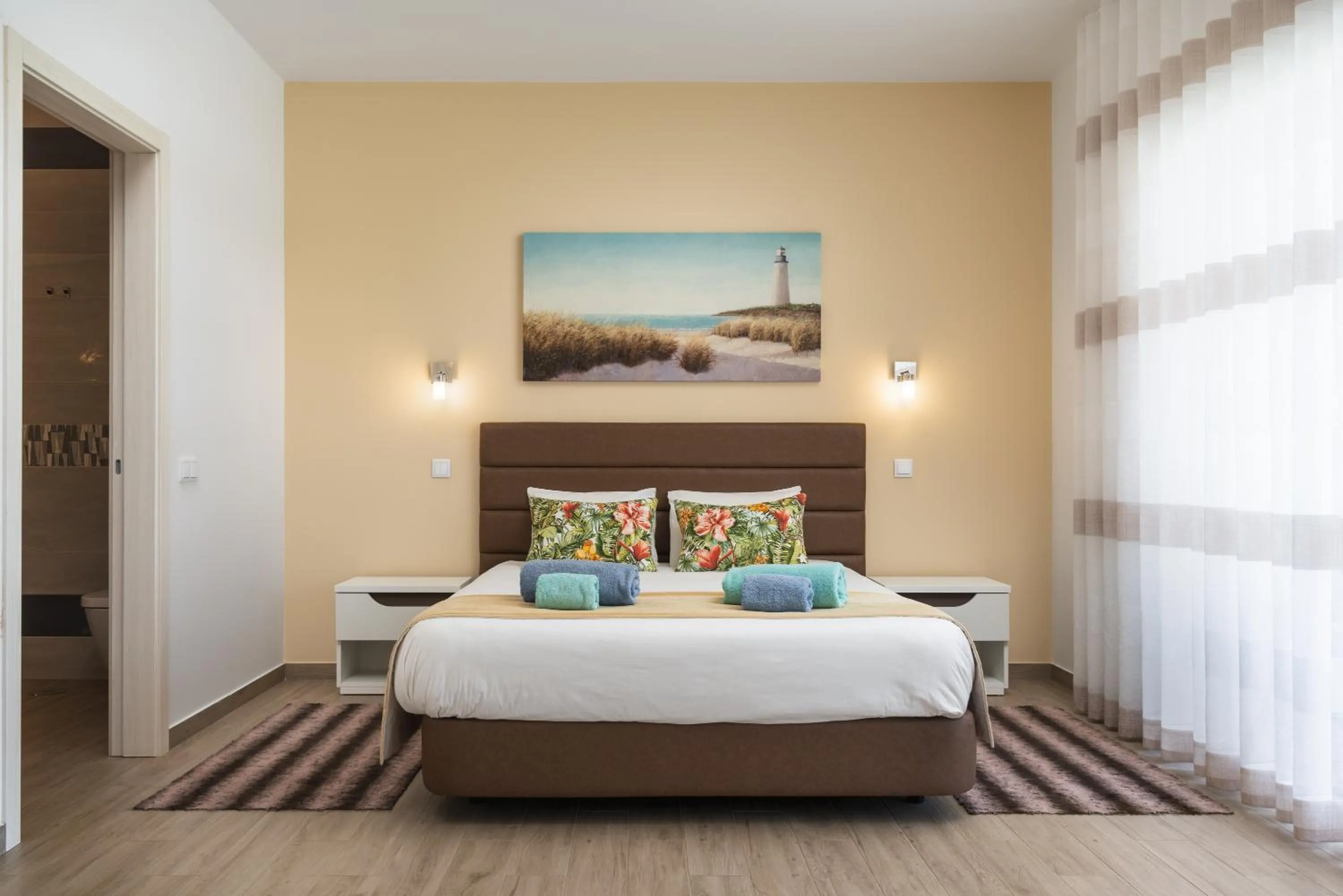 Bedroom, Bed in SilverSide Holidays