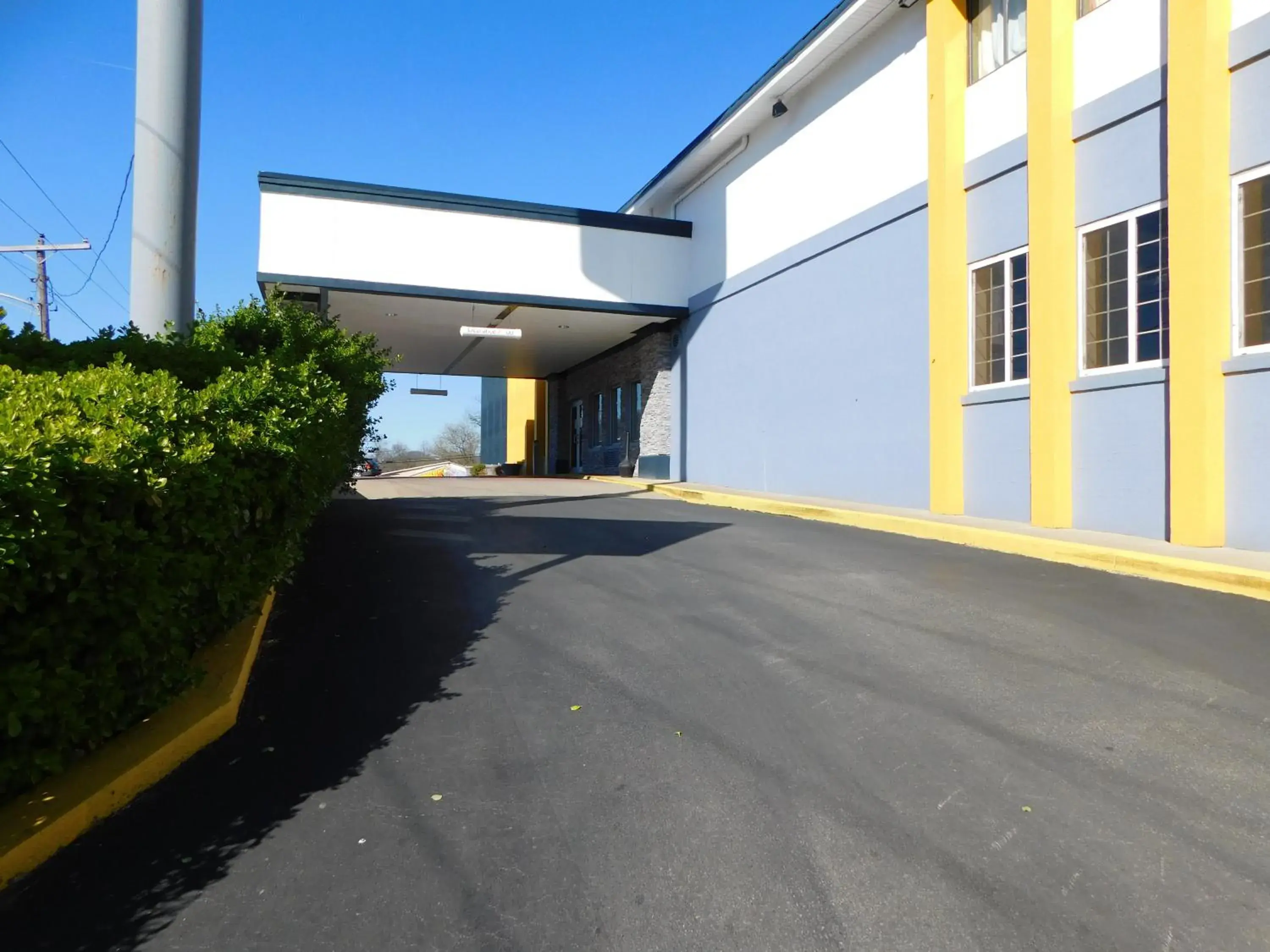 Property building in Quality Inn & Suites Morgantown - University Area Property building in Quality Inn & Suites Morgantown - University Area