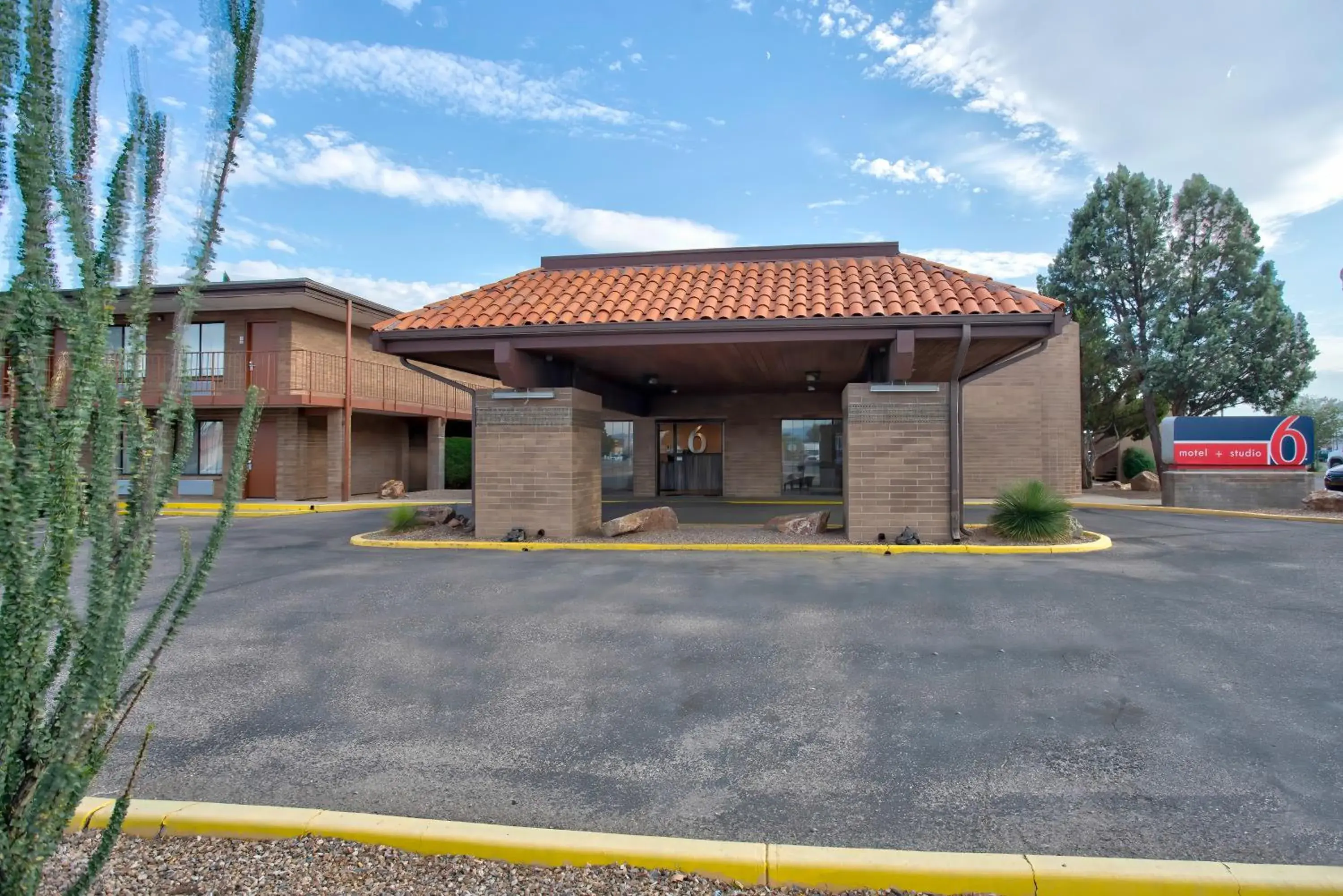 Property building in Studio 6 Suites Willcox AZ Property building in Studio 6 Suites Willcox AZ