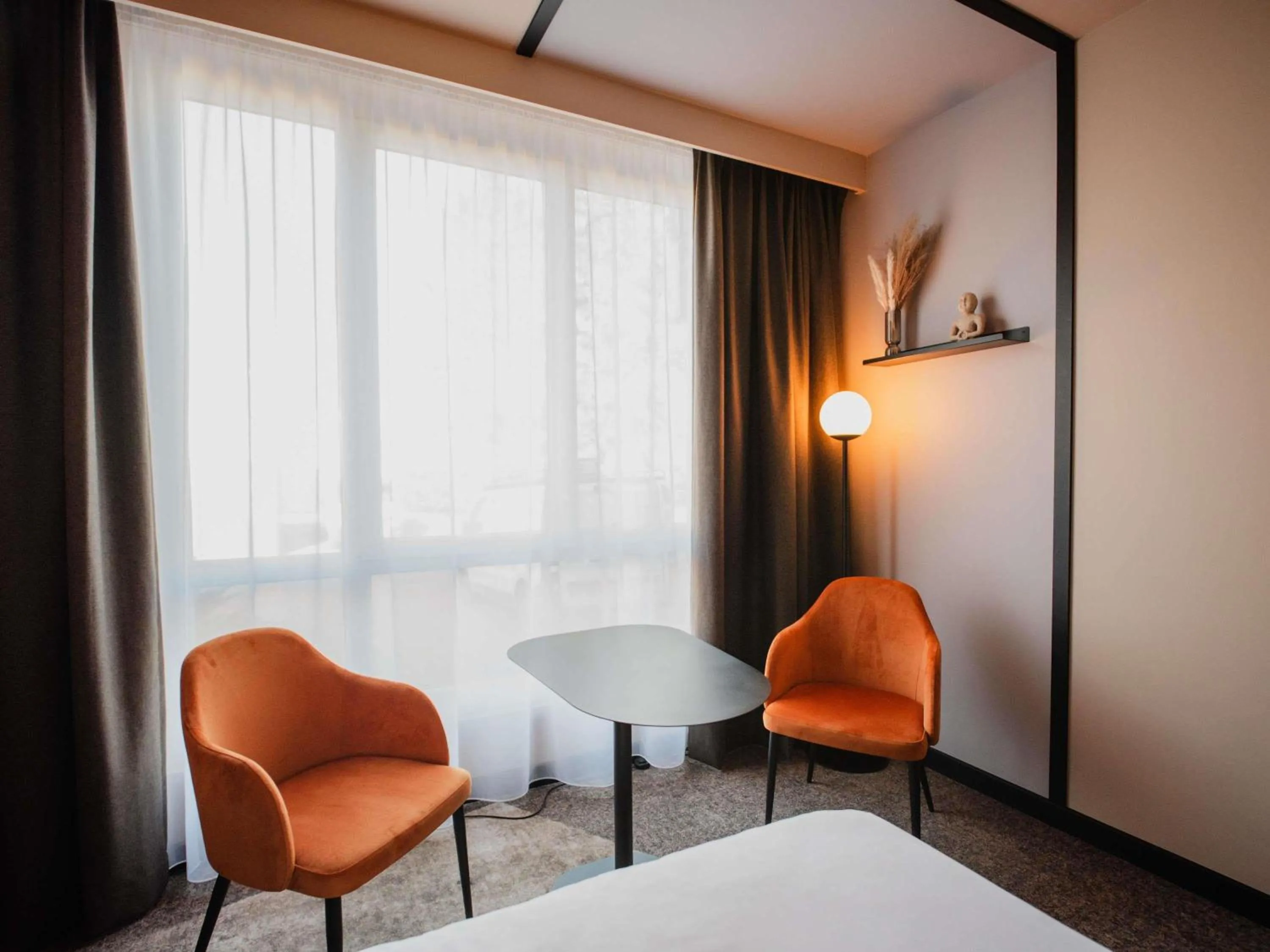 Bedroom, Bed in Novotel Lens Noyelles