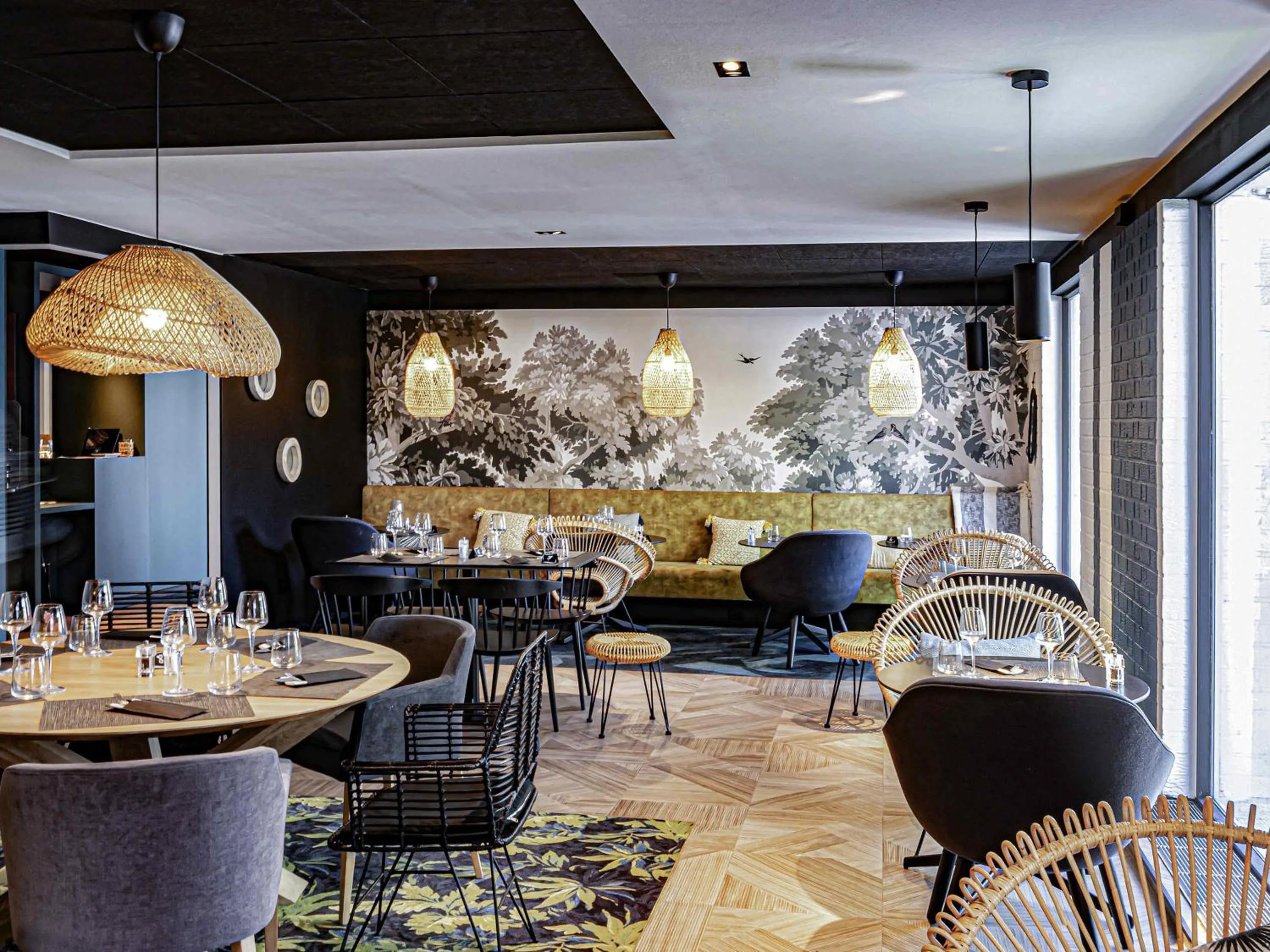 Restaurant/places to eat in Novotel Lens Noyelles