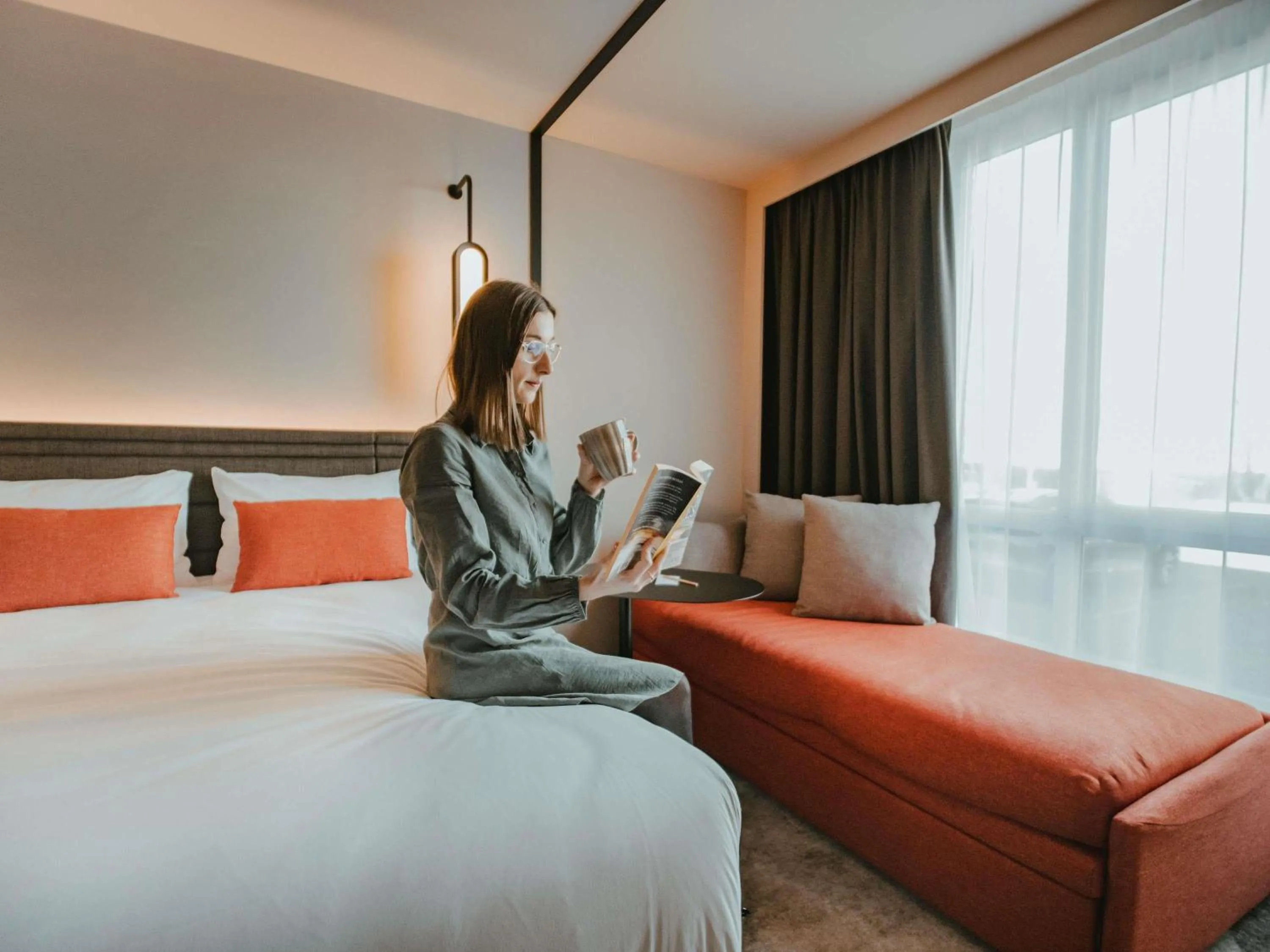 Bedroom, Bed in Novotel Lens Noyelles