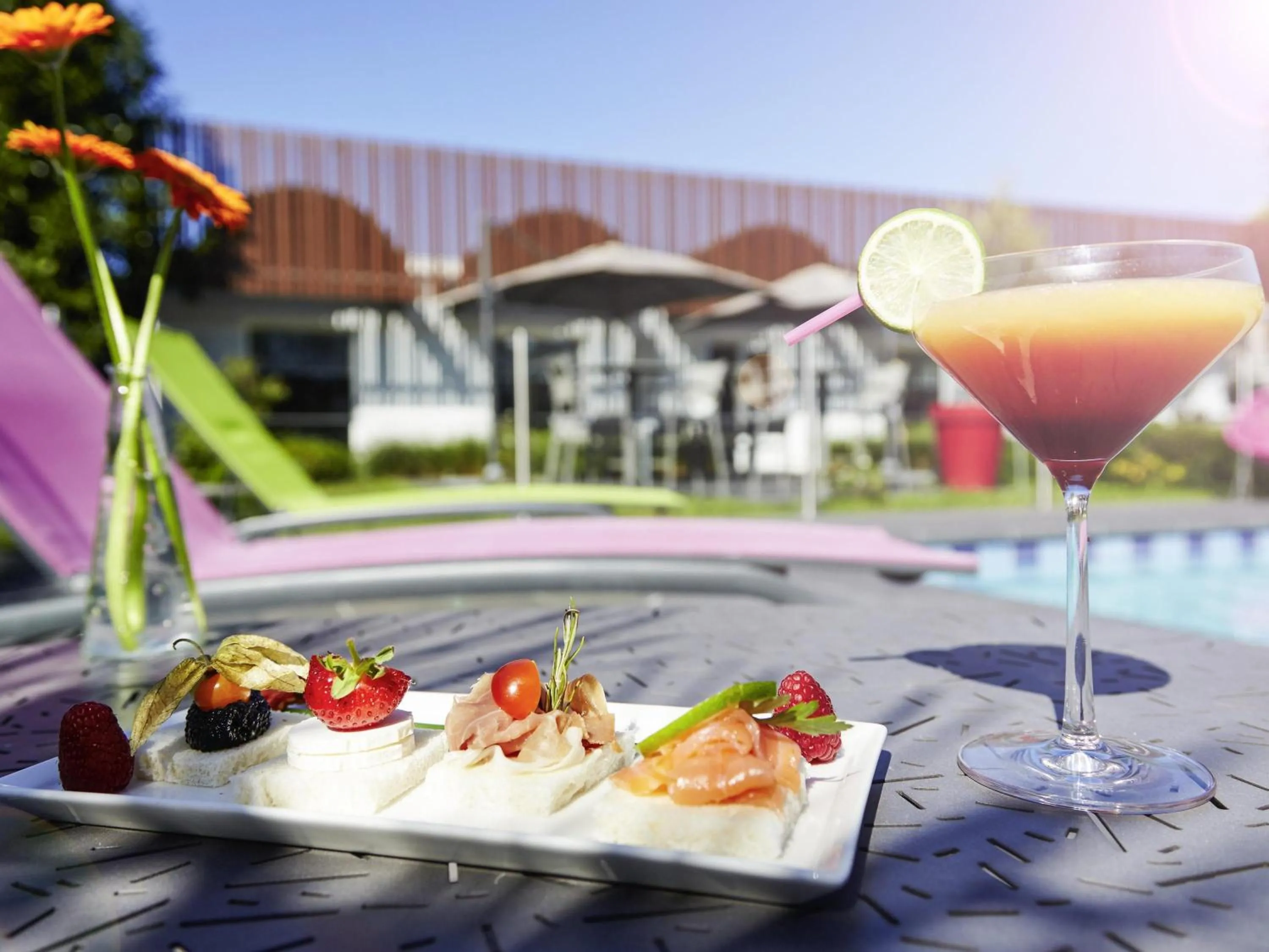 Pool view in Novotel Lens Noyelles