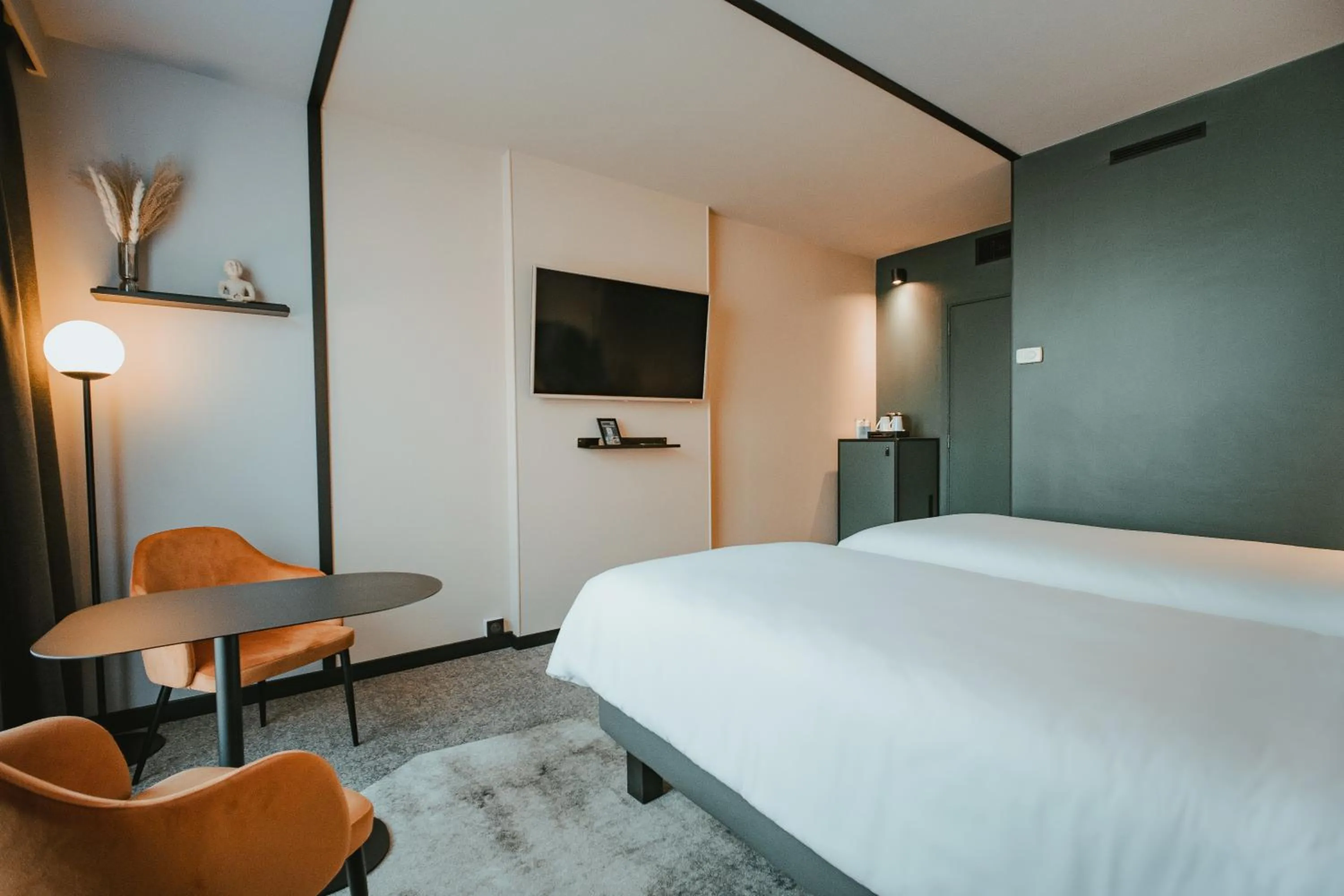 Bedroom, Bed in Novotel Lens Noyelles