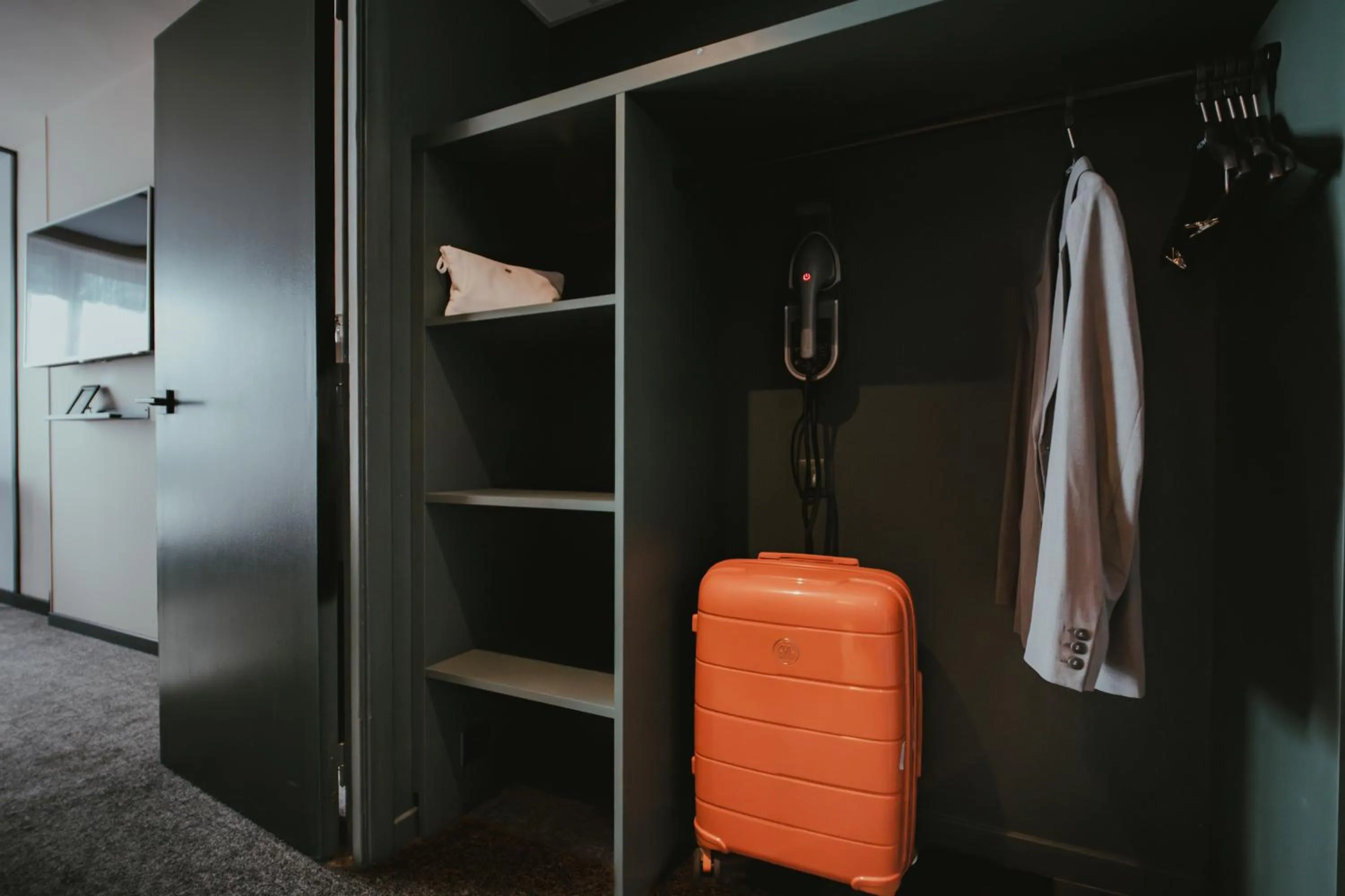 flat iron in Novotel Lens Noyelles