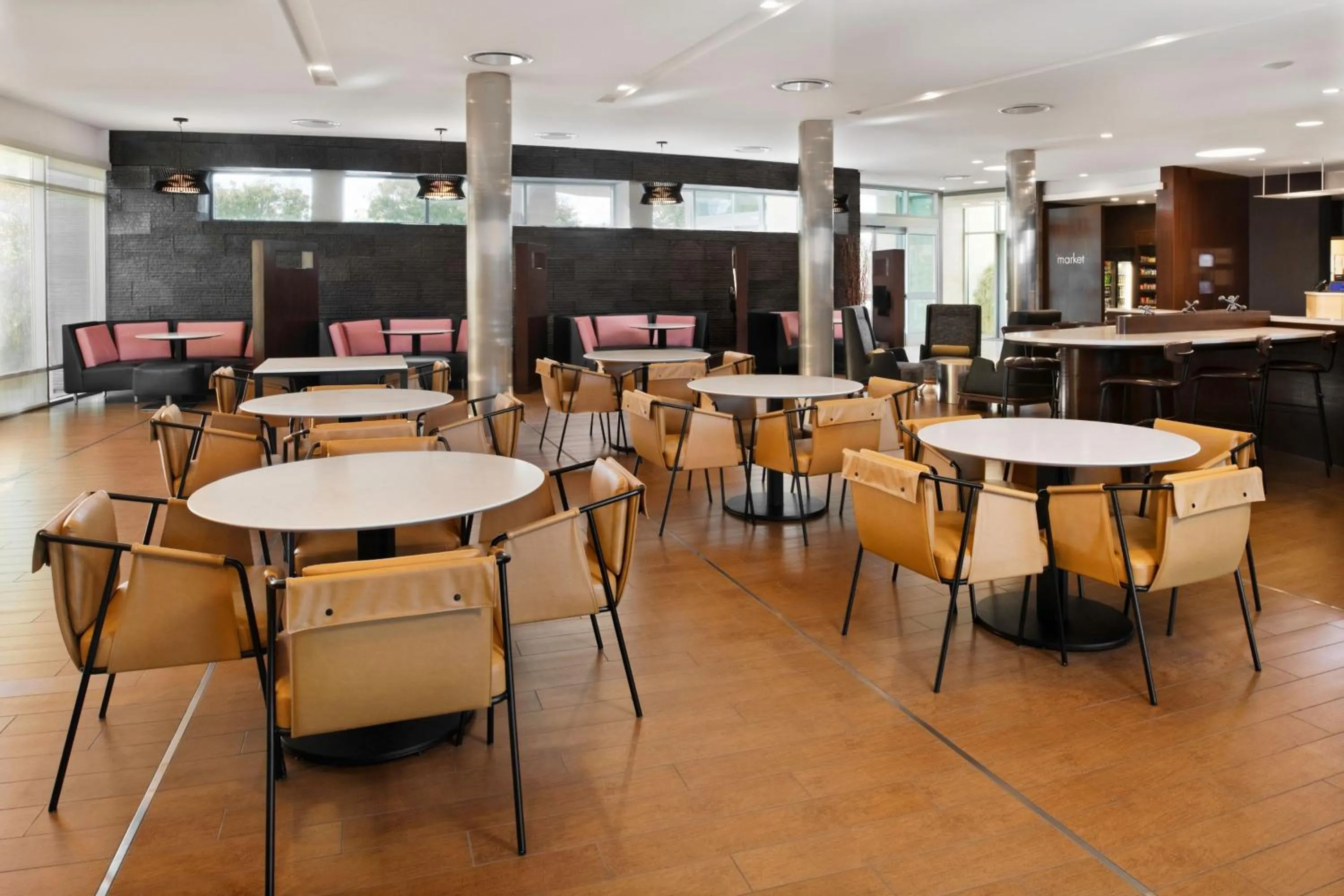 Restaurant/places to eat in Courtyard by Marriott San Jose North/ Silicon Valley