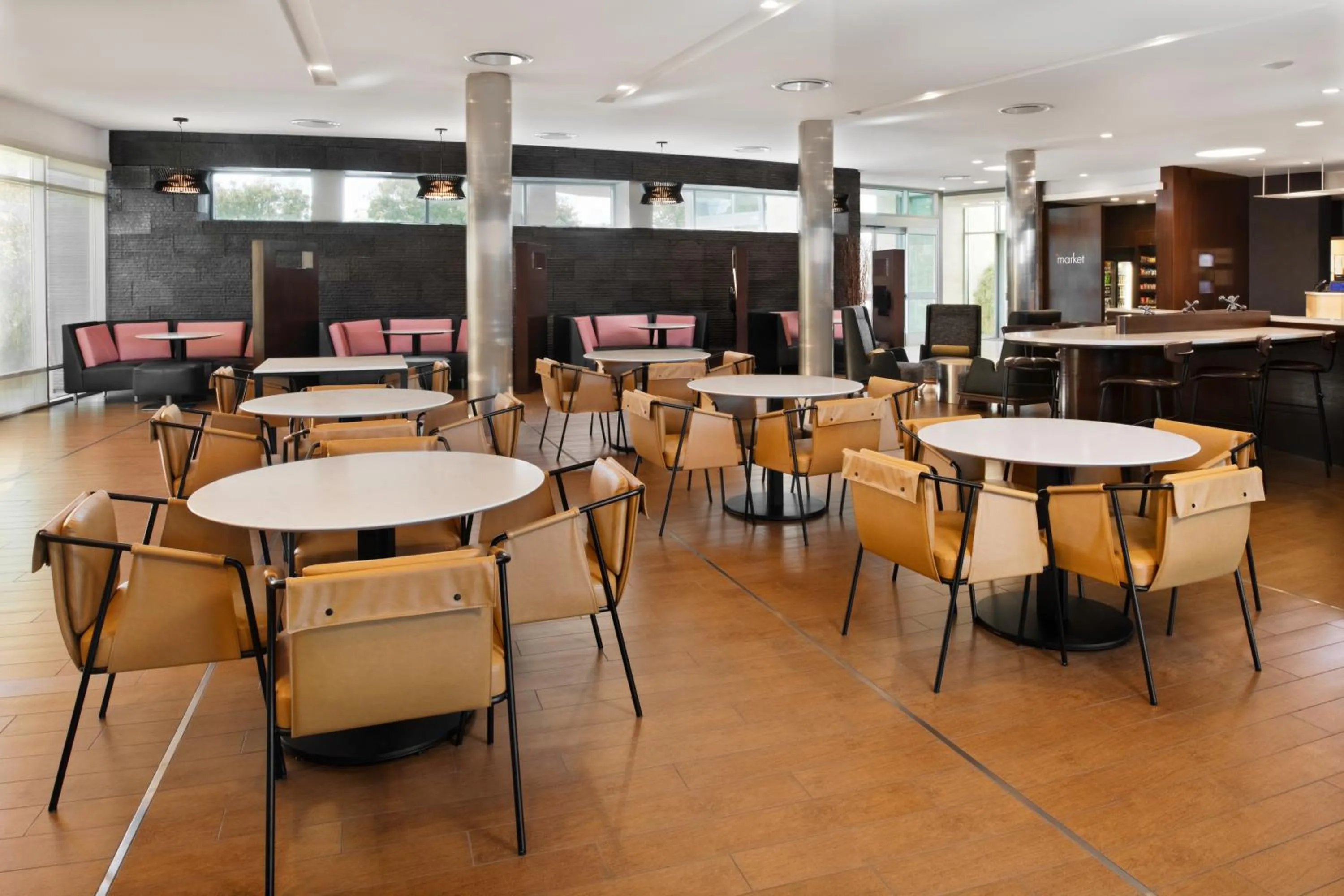 Restaurant/places to eat in Courtyard by Marriott San Jose North/ Silicon Valley