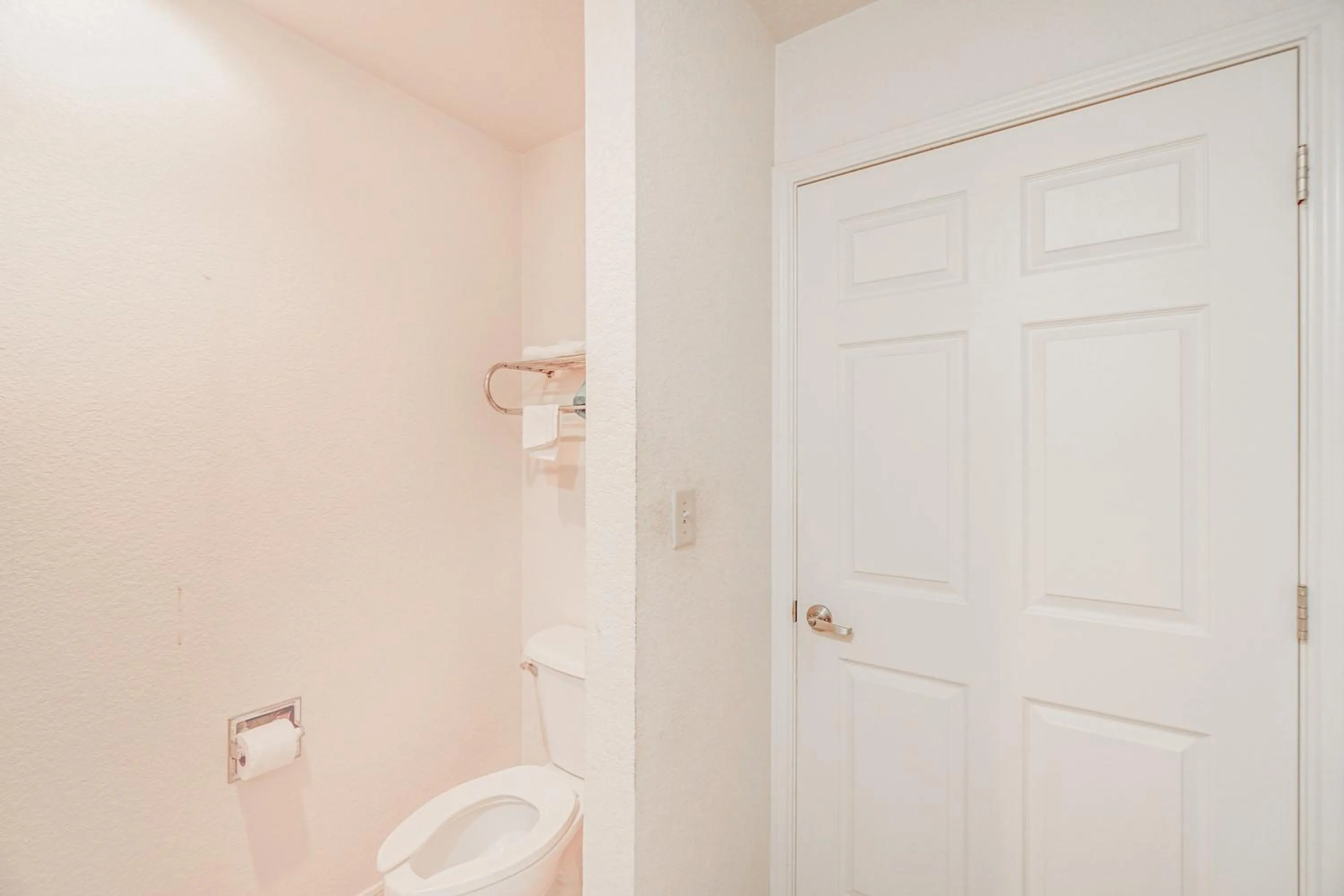 Bathroom in High Five Inn By OYO Killeen