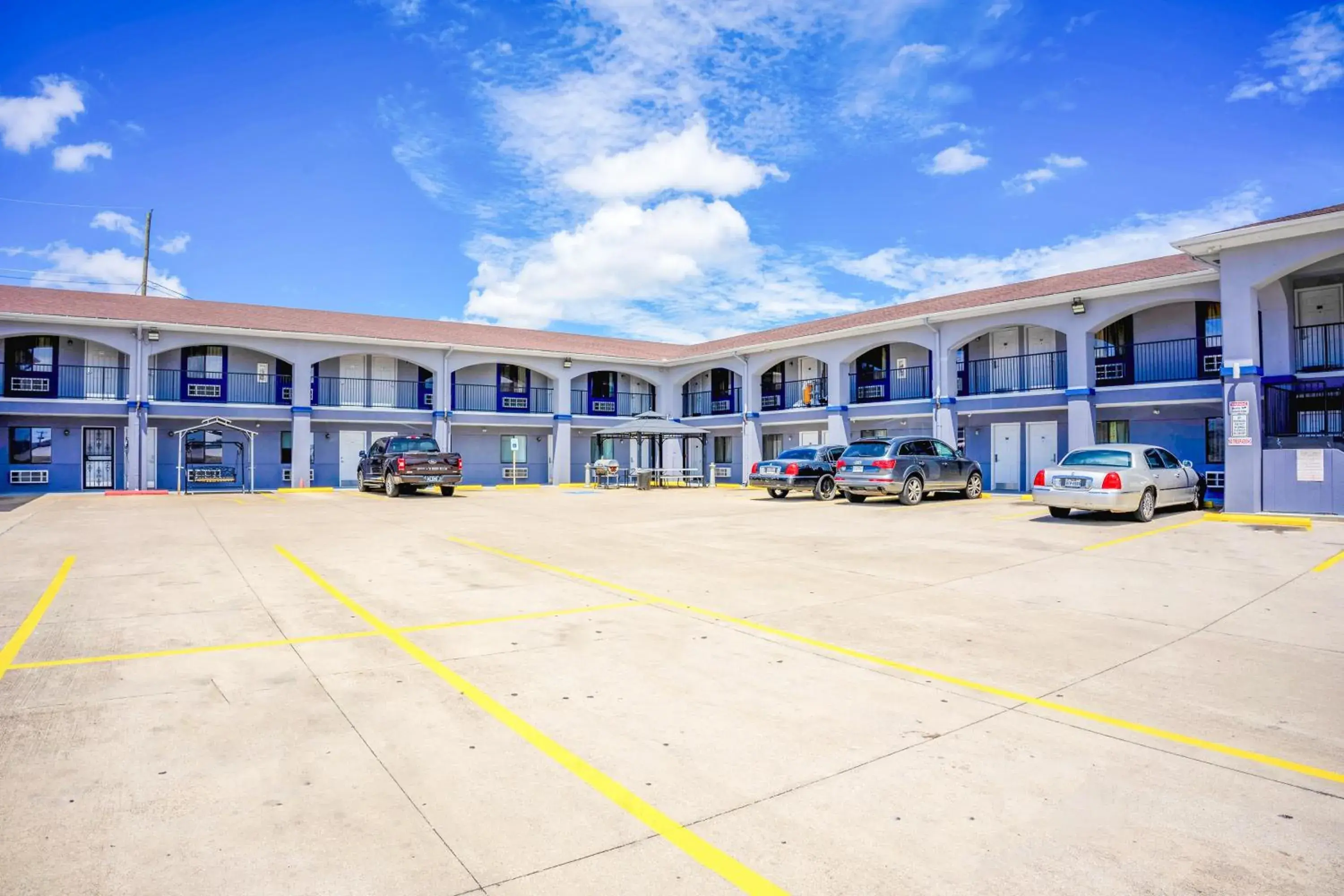 Facade/entrance in High Five Inn By OYO Killeen Facade/entrance in High Five Inn By OYO Killeen