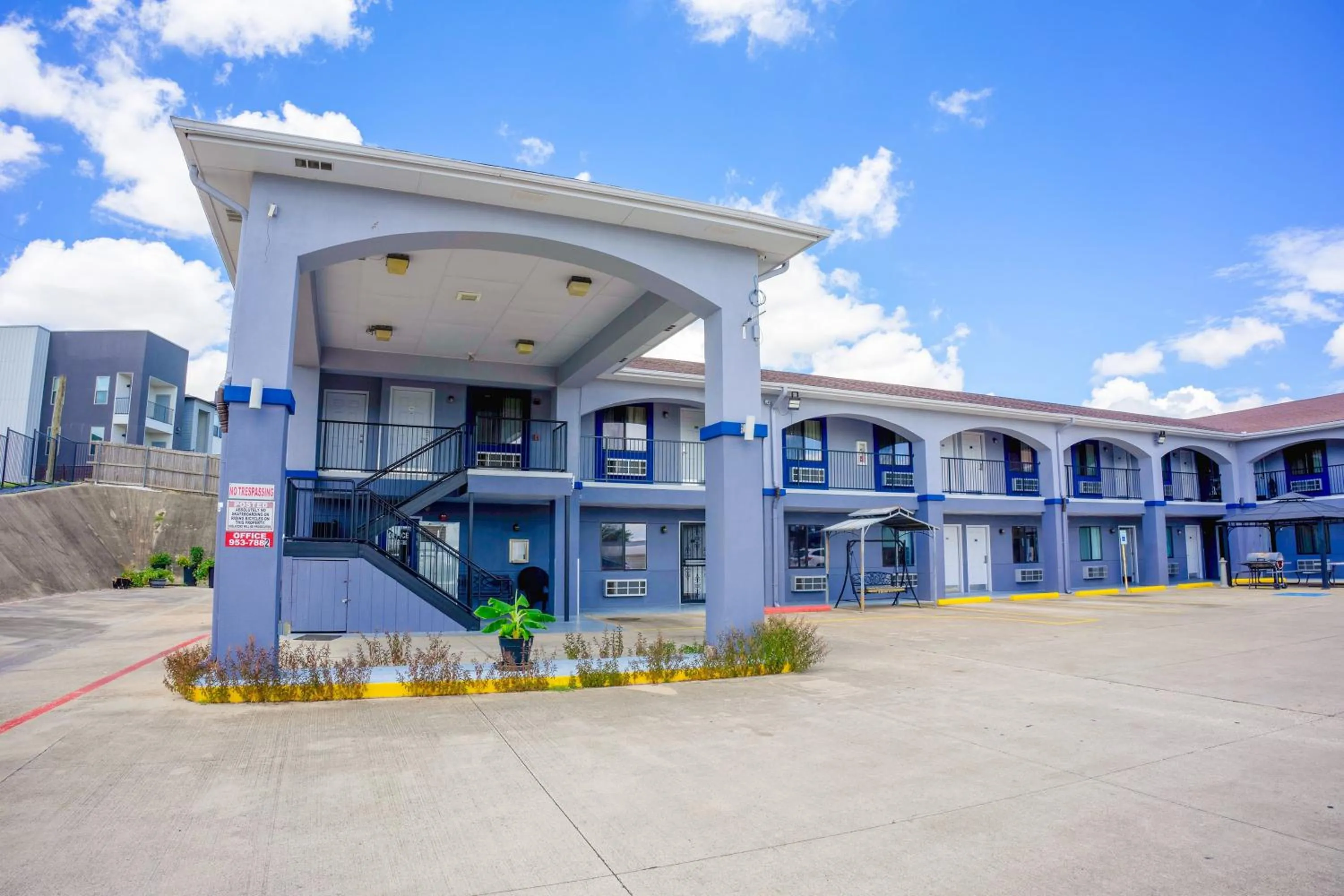 Facade/entrance in High Five Inn By OYO Killeen