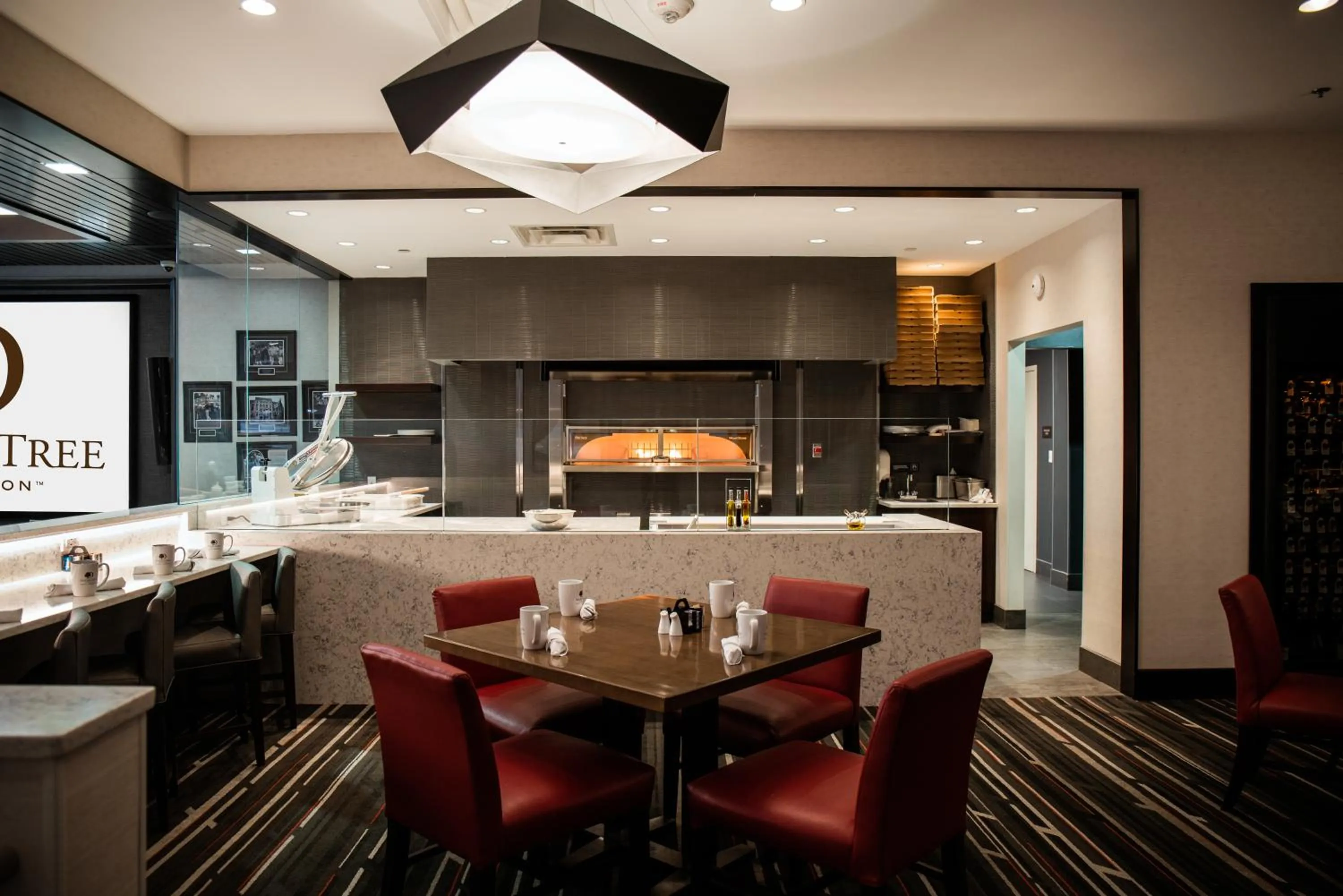 Restaurant/places to eat in DoubleTree by Hilton Hotel Bristol
