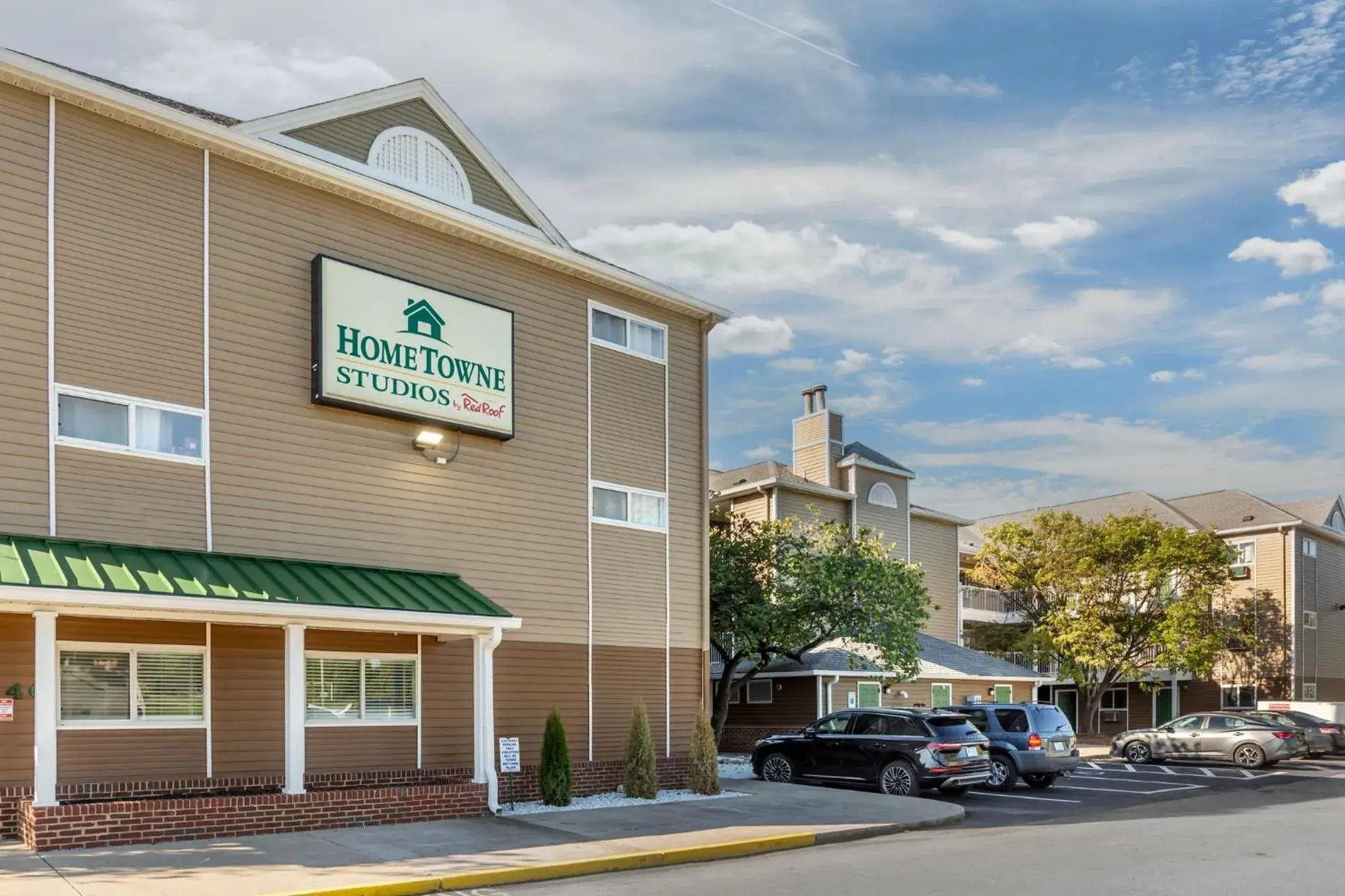 Property building in HomeTowne Studios by Red Roof Louisville Property building in HomeTowne Studios by Red Roof Louisville