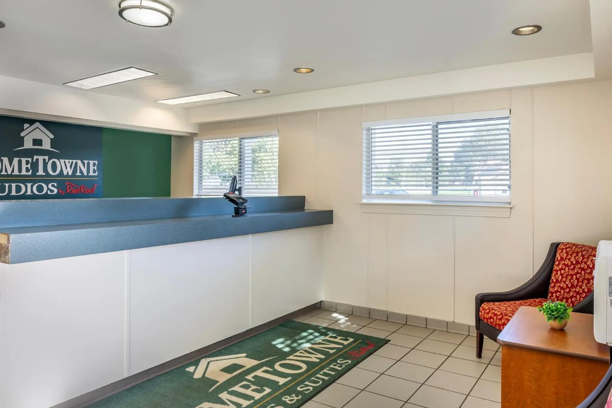 Lobby or reception in HomeTowne Studios by Red Roof Louisville