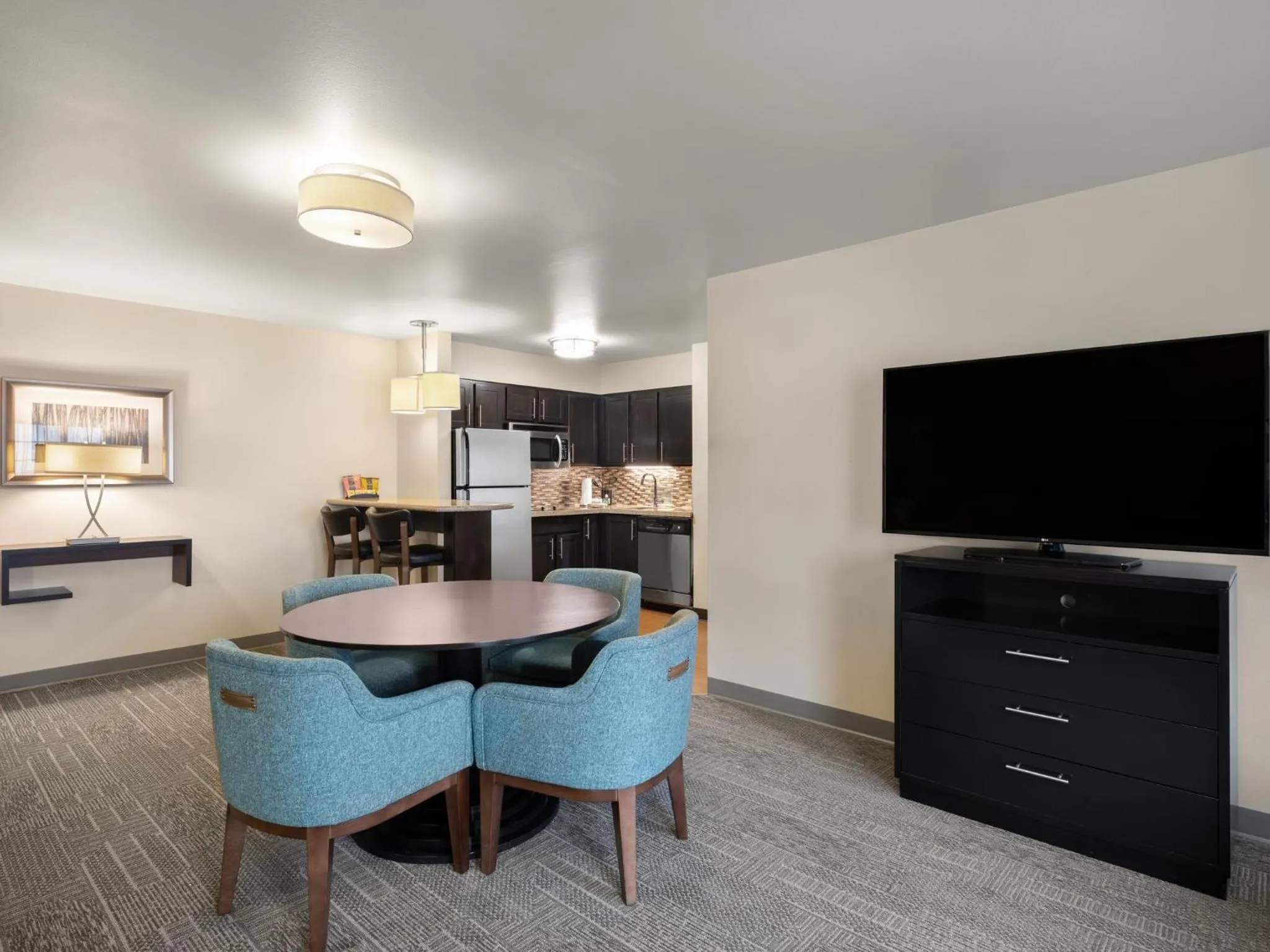 Photo of the whole room in Staybridge Suites Midvale by IHG