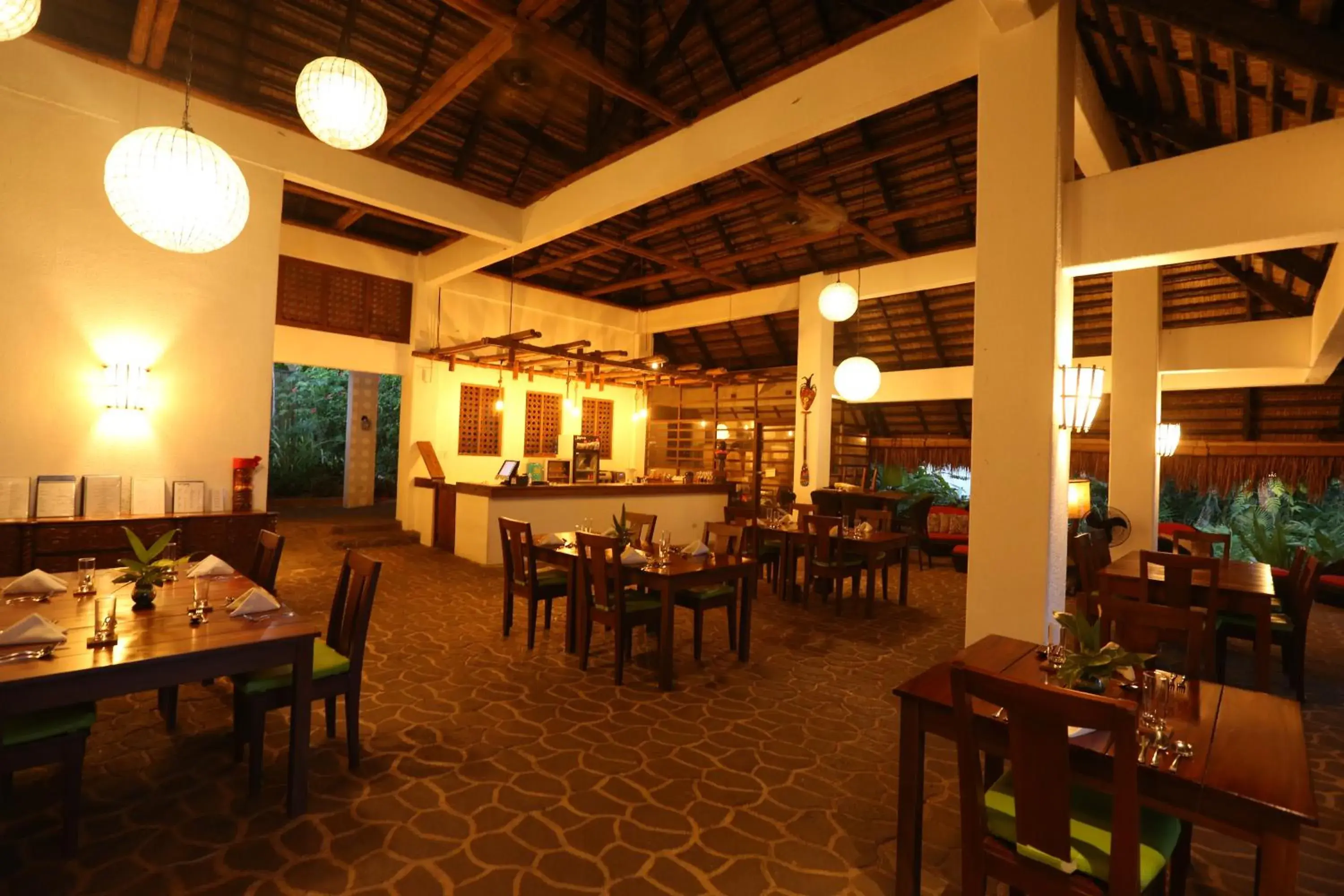 Restaurant/places to eat in Amun Ini Beach Resort & Spa Restaurant/places to eat in Amun Ini Beach Resort & Spa
