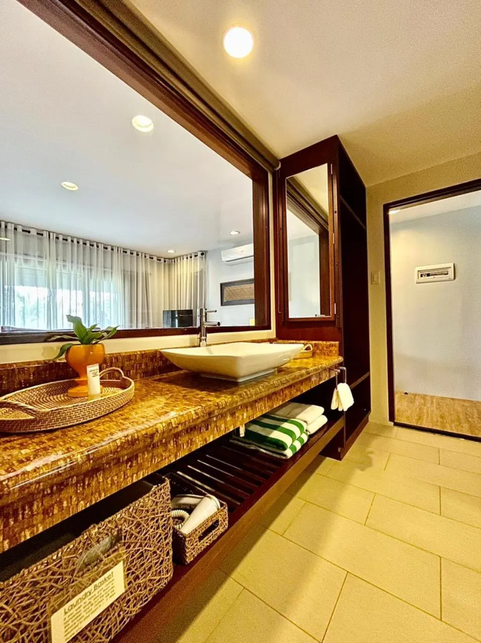 Bathroom in Amun Ini Beach Resort & Spa