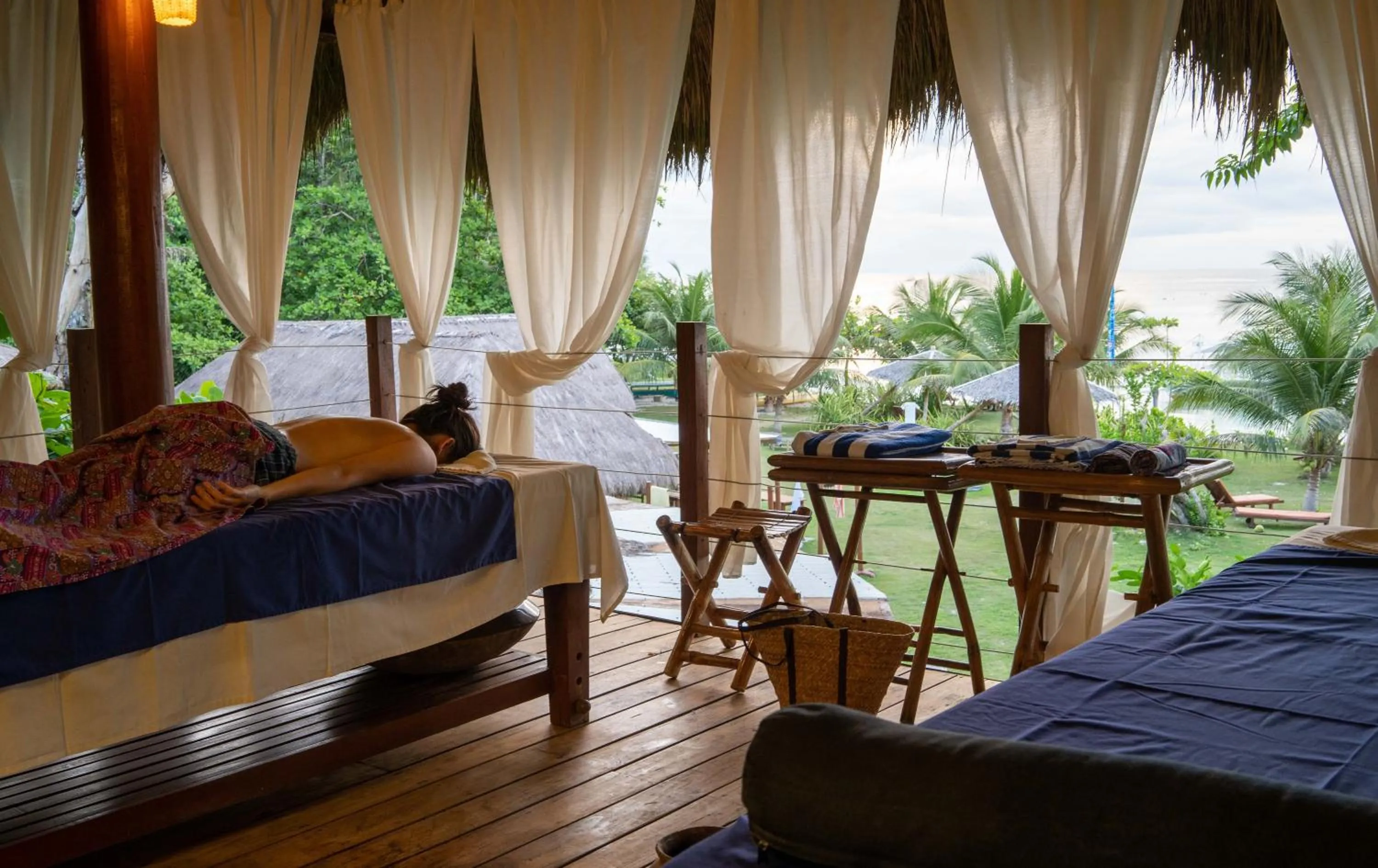 Massage, Bed in Amun Ini Beach Resort & Spa