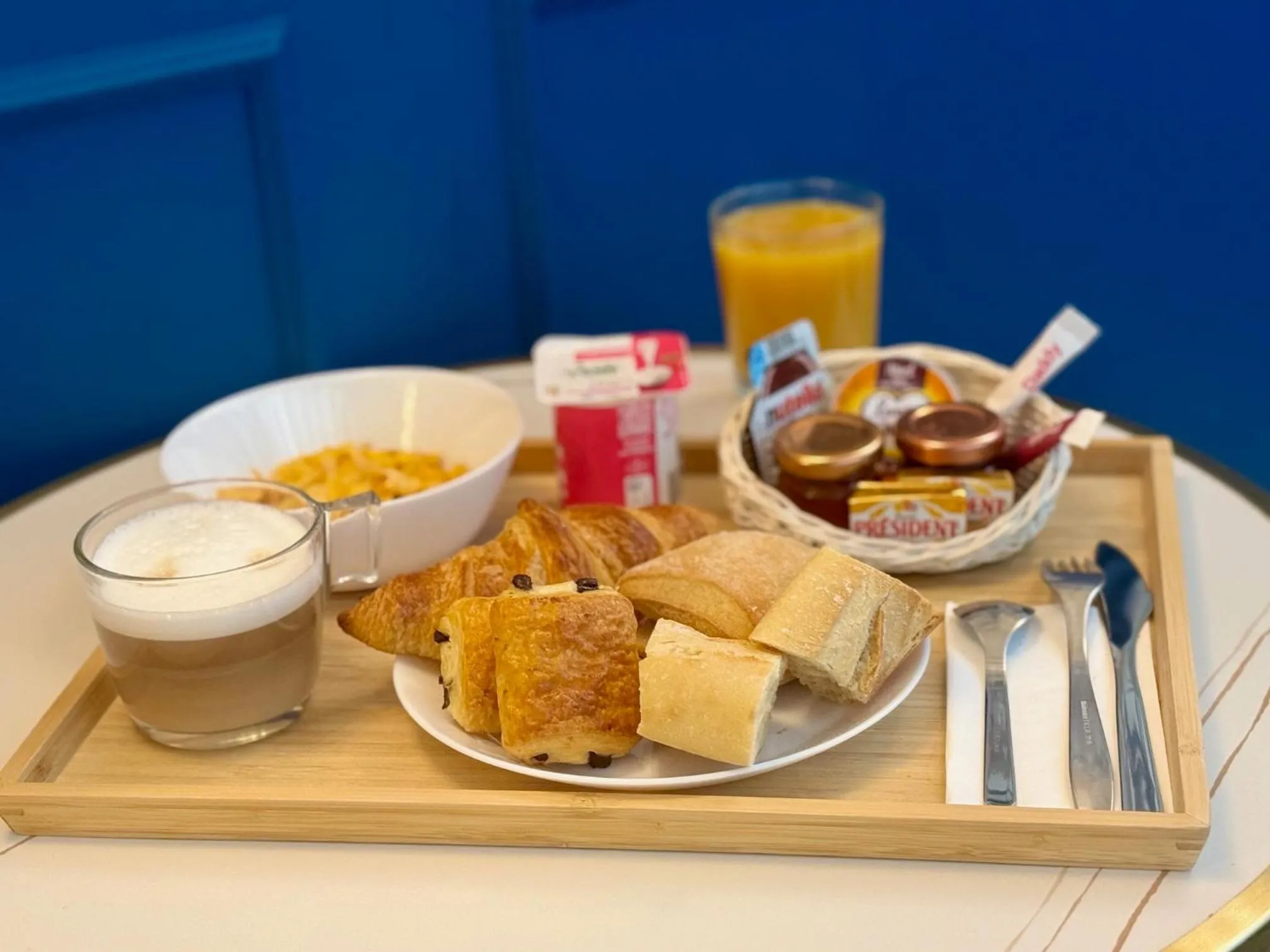 Food and drinks in District Republique