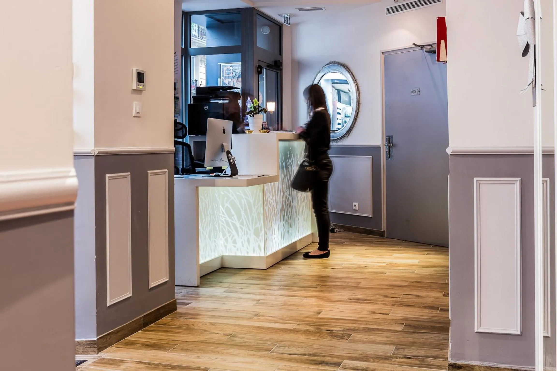 Lobby or reception in District Republique