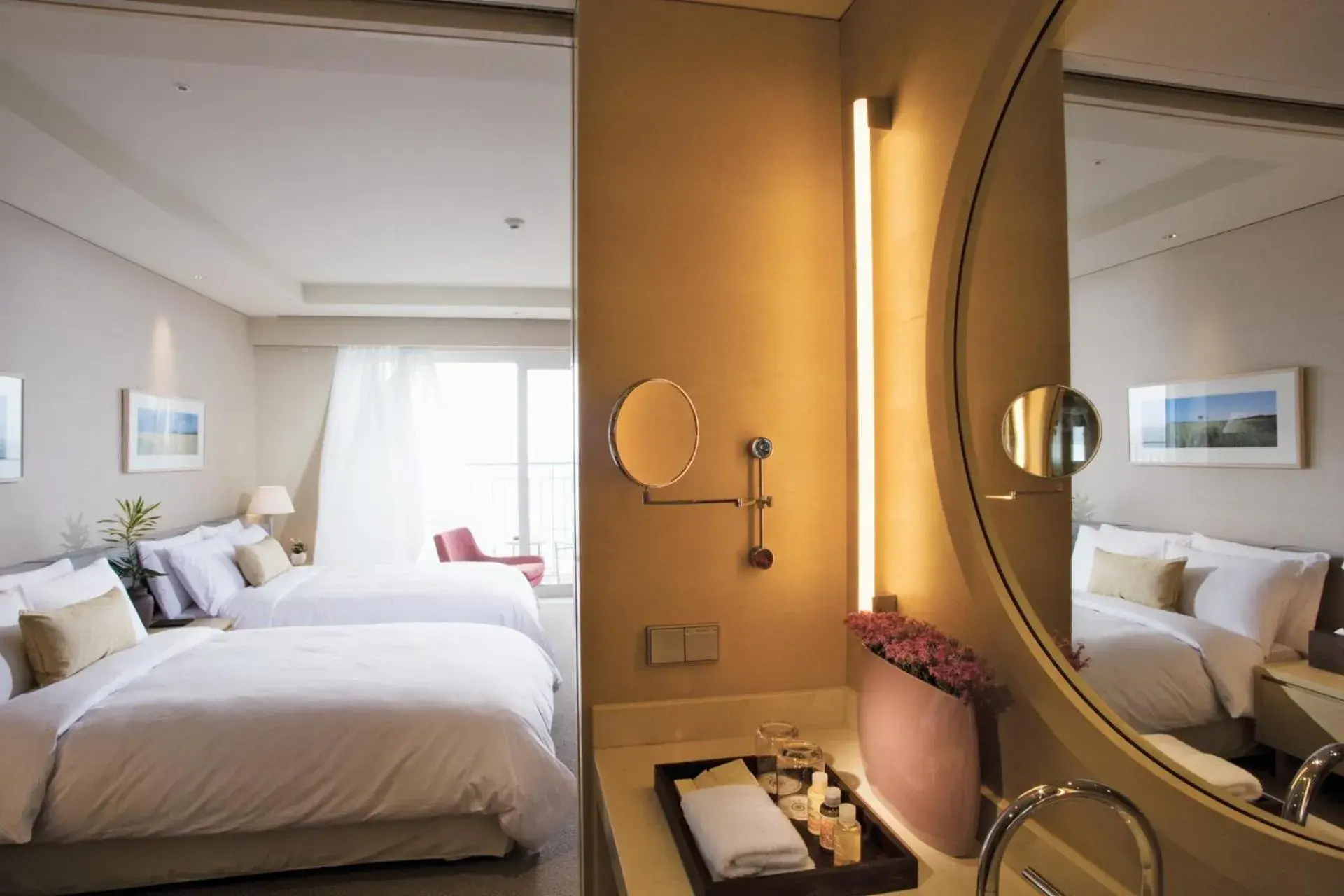 Bedroom, Bed in Haevichi Hotel & Resort Jeju Bedroom, Bed in Haevichi Hotel & Resort Jeju