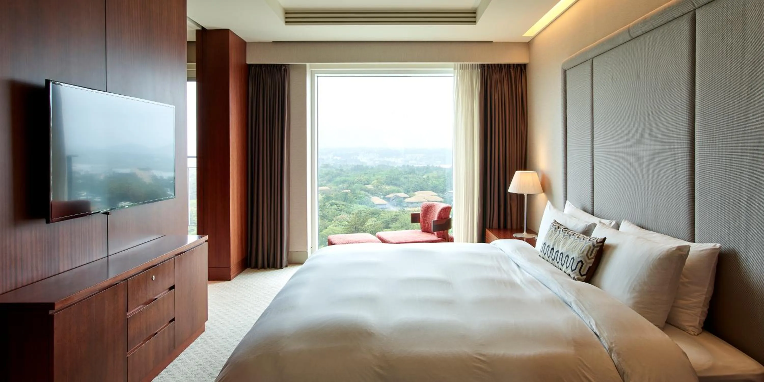 Bedroom, Bed in Haevichi Hotel & Resort Jeju