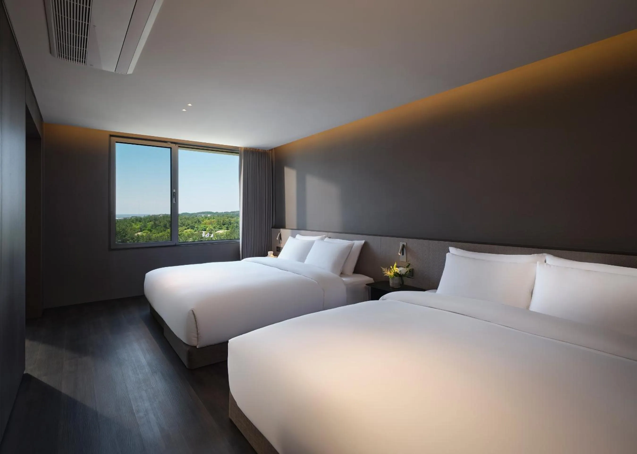 Bedroom, Bed in Haevichi Hotel & Resort Jeju