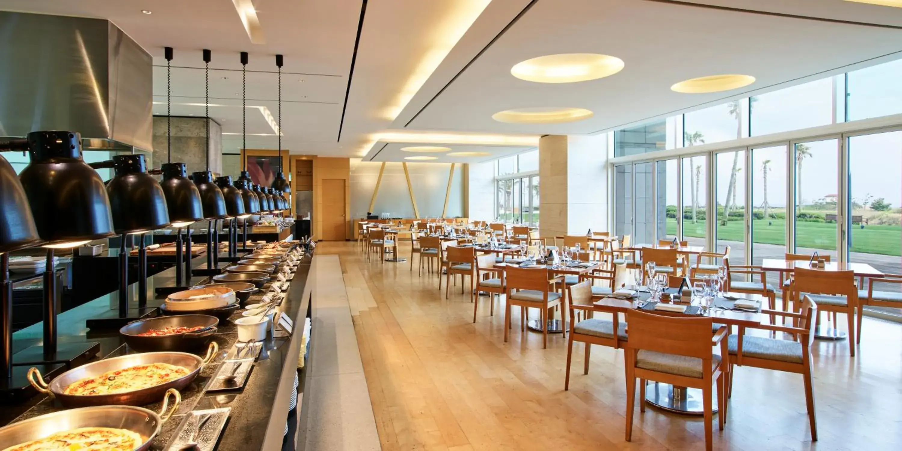 Restaurant/places to eat in Haevichi Hotel & Resort Jeju Restaurant/places to eat in Haevichi Hotel & Resort Jeju