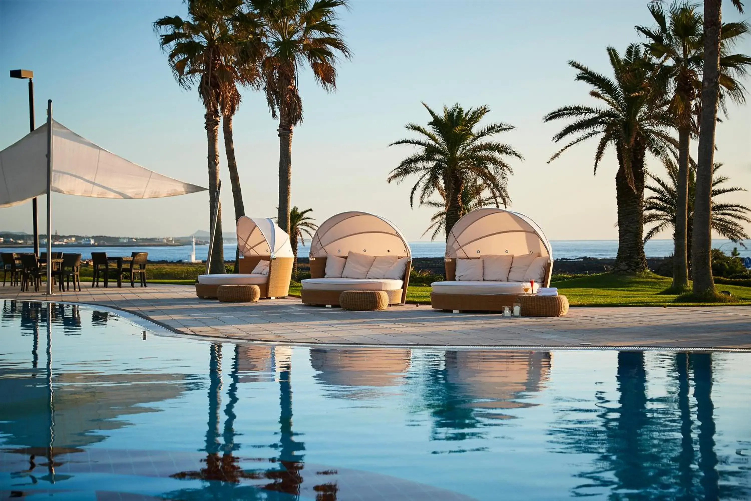 Pool view in Haevichi Hotel & Resort Jeju Pool view in Haevichi Hotel & Resort Jeju