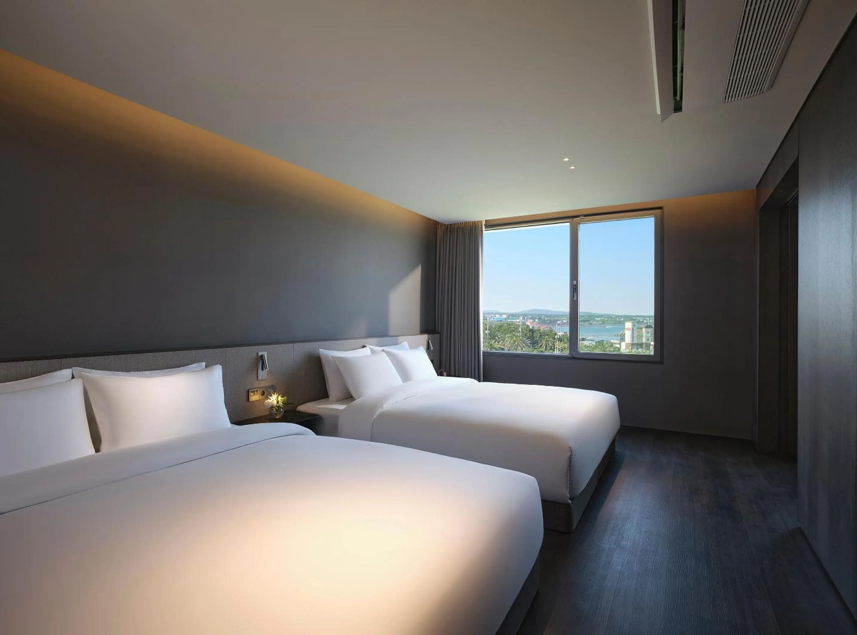 Bedroom, Bed in Haevichi Hotel & Resort Jeju