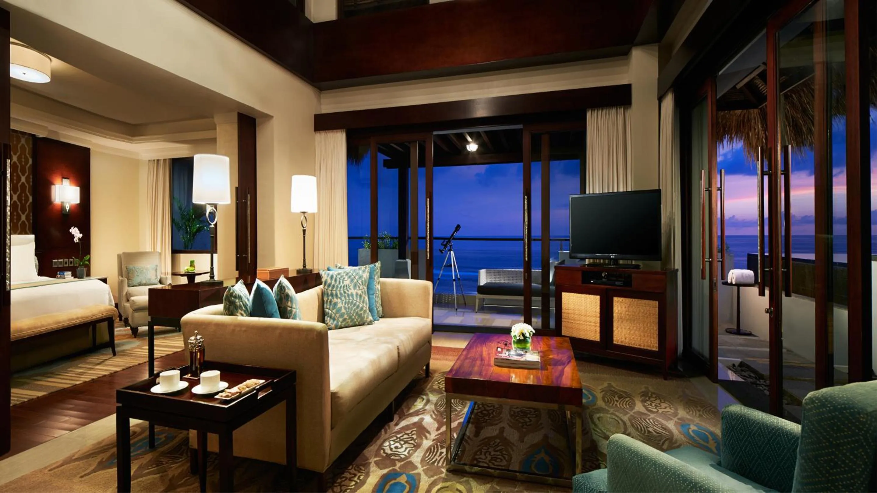 Living room, Bed in Samabe Bali Suites & Villas