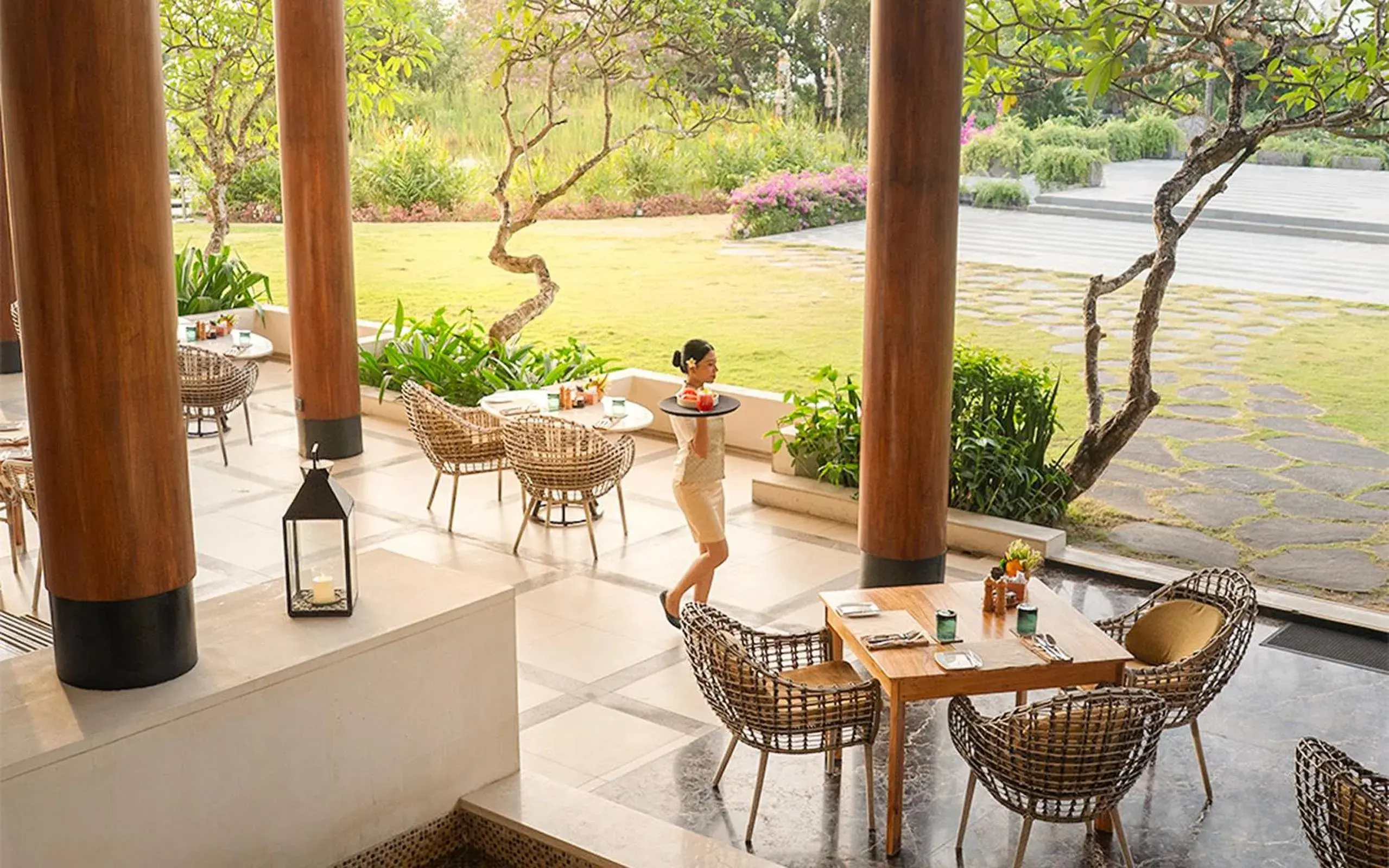 Restaurant/places to eat in Samabe Bali Suites & Villas Restaurant/places to eat in Samabe Bali Suites & Villas