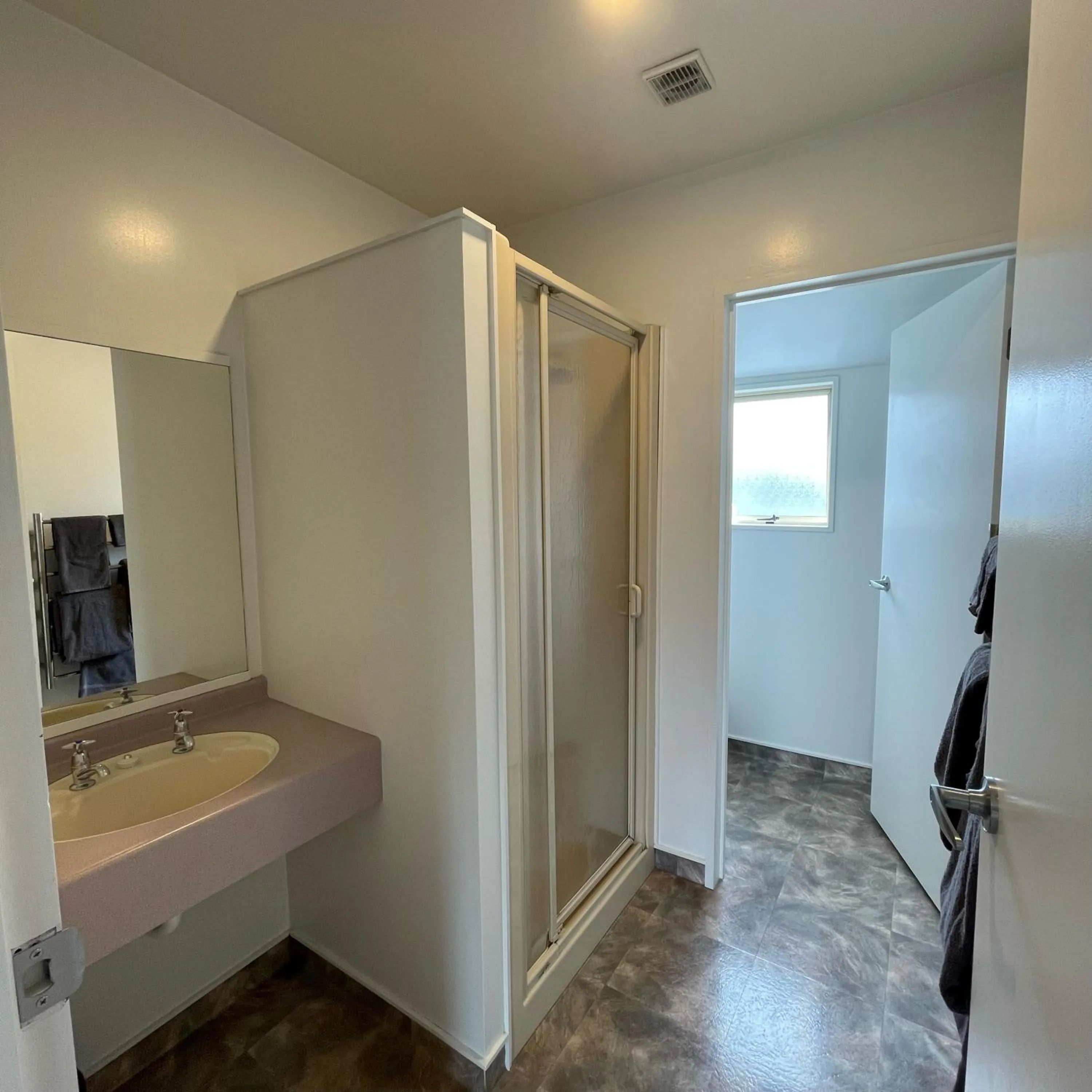 Bathroom in Apex Motorlodge