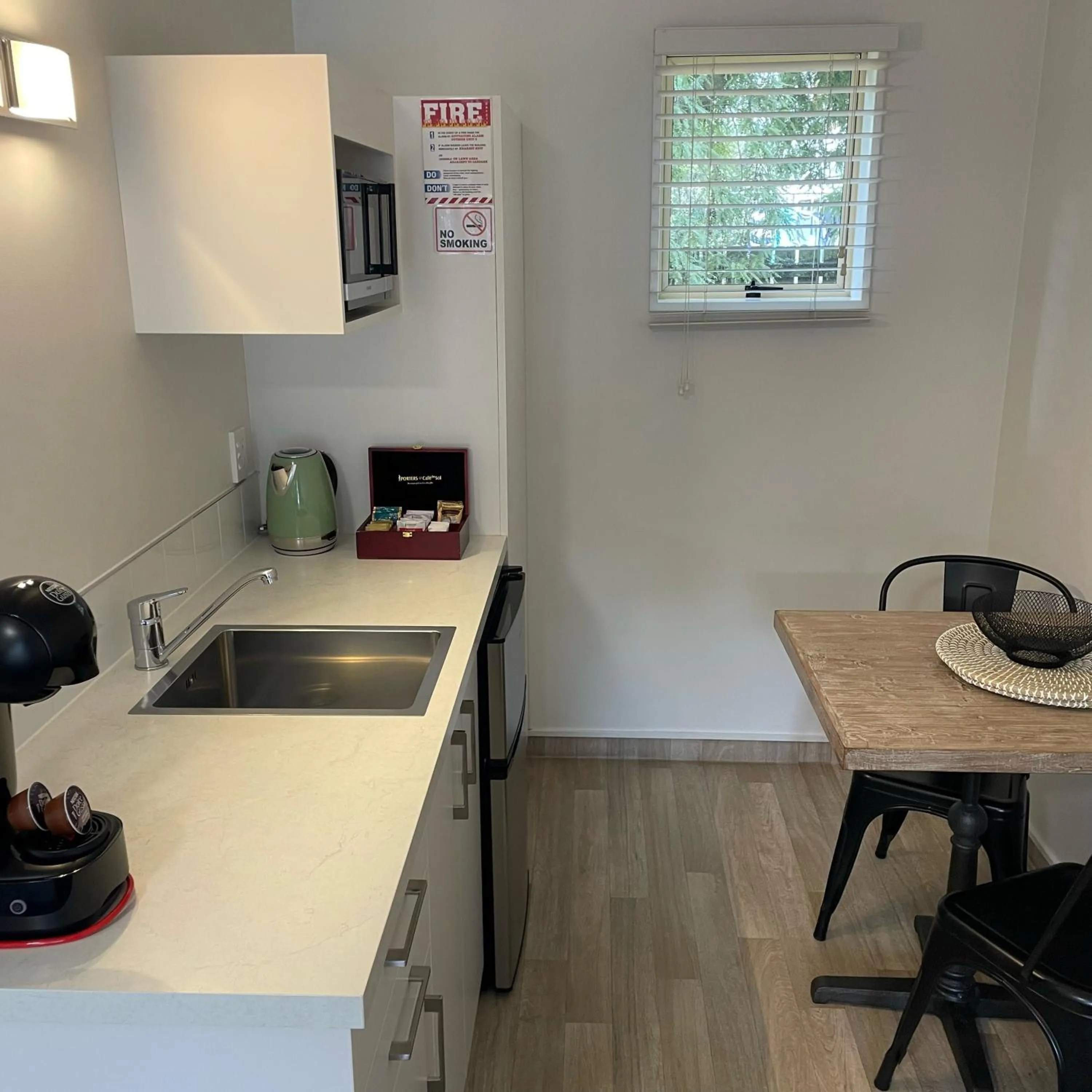 kitchen in Apex Motorlodge