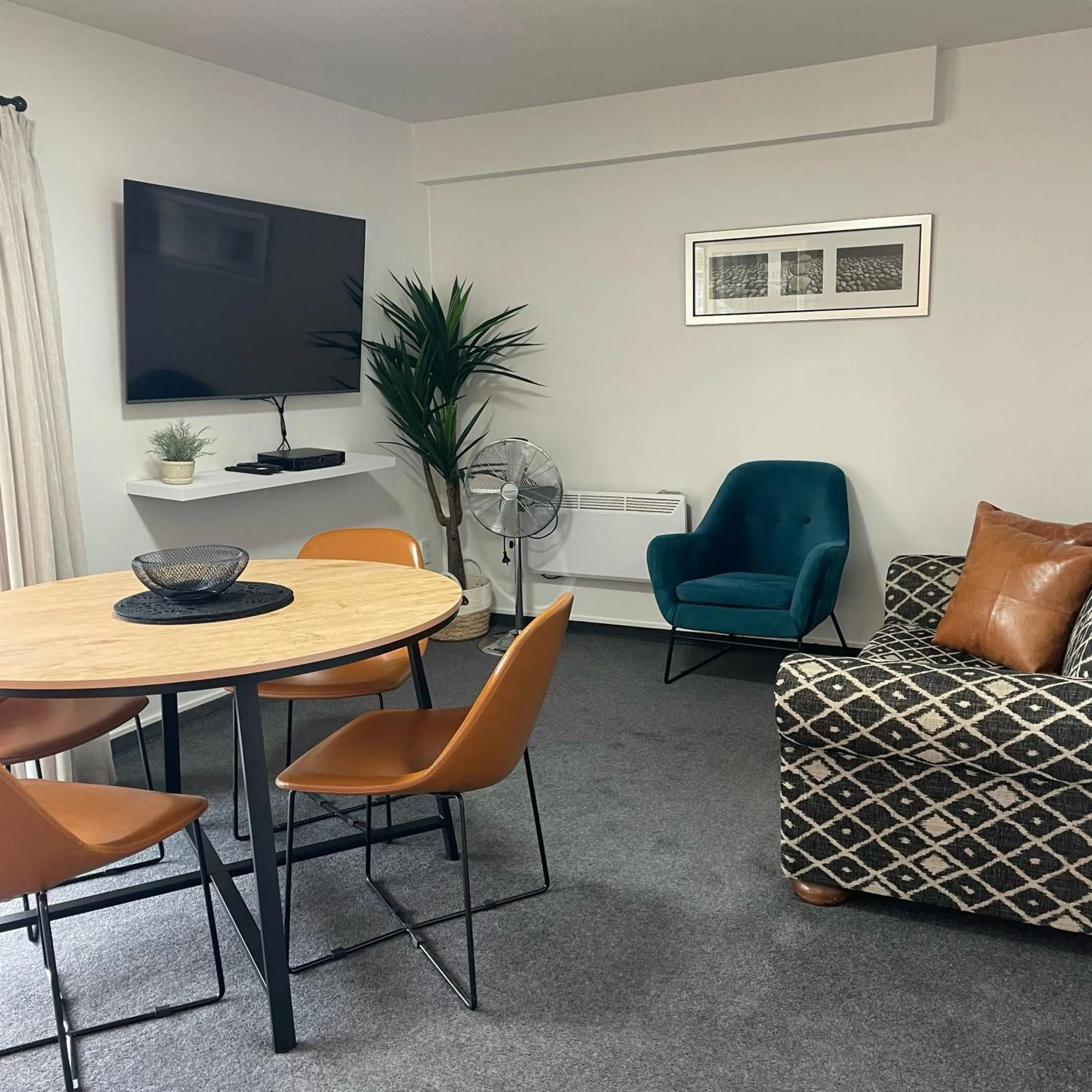 Living room in Apex Motorlodge