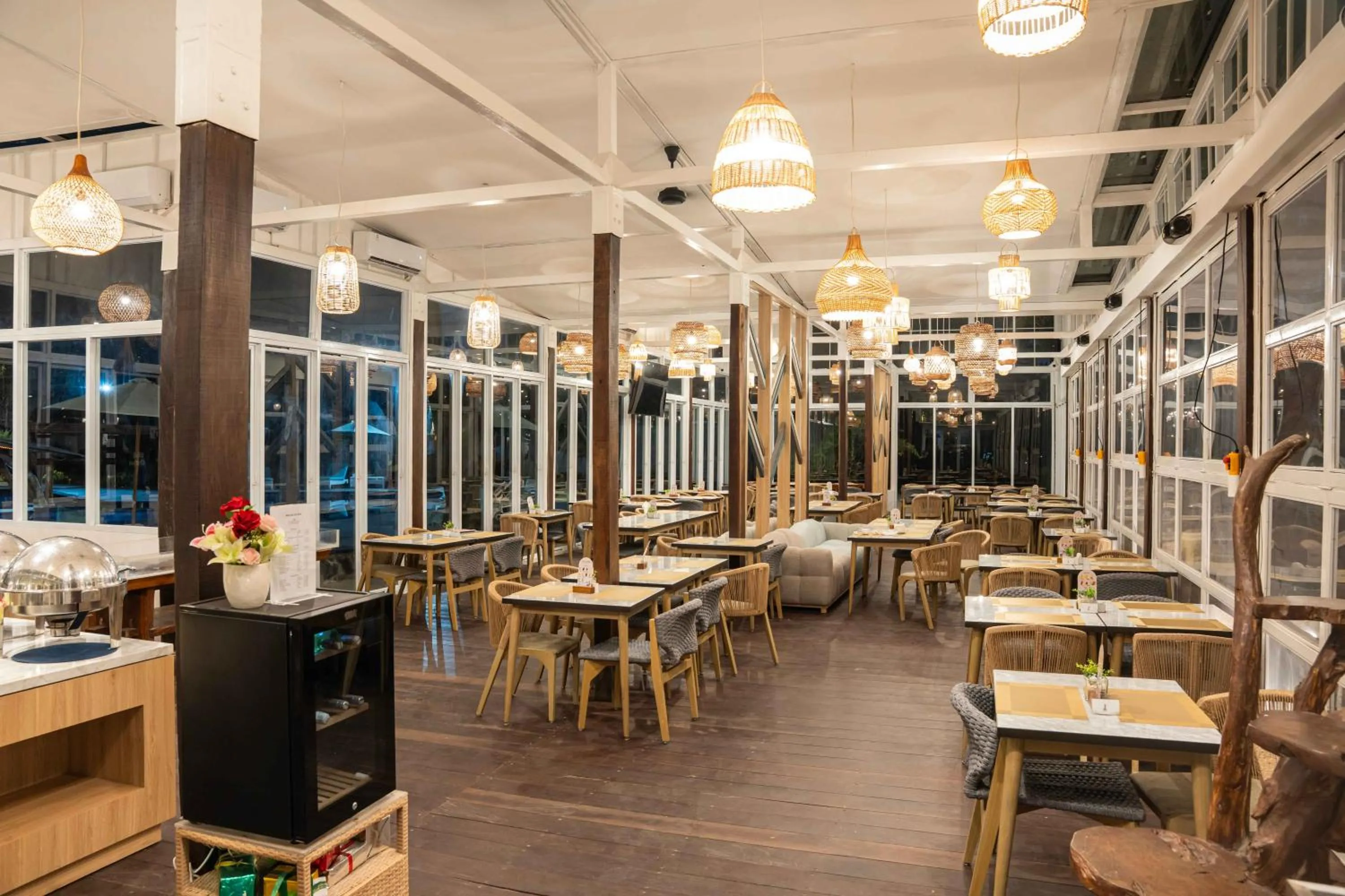 Restaurant/places to eat in Jambuluwuk Oceano Gili Trawangan