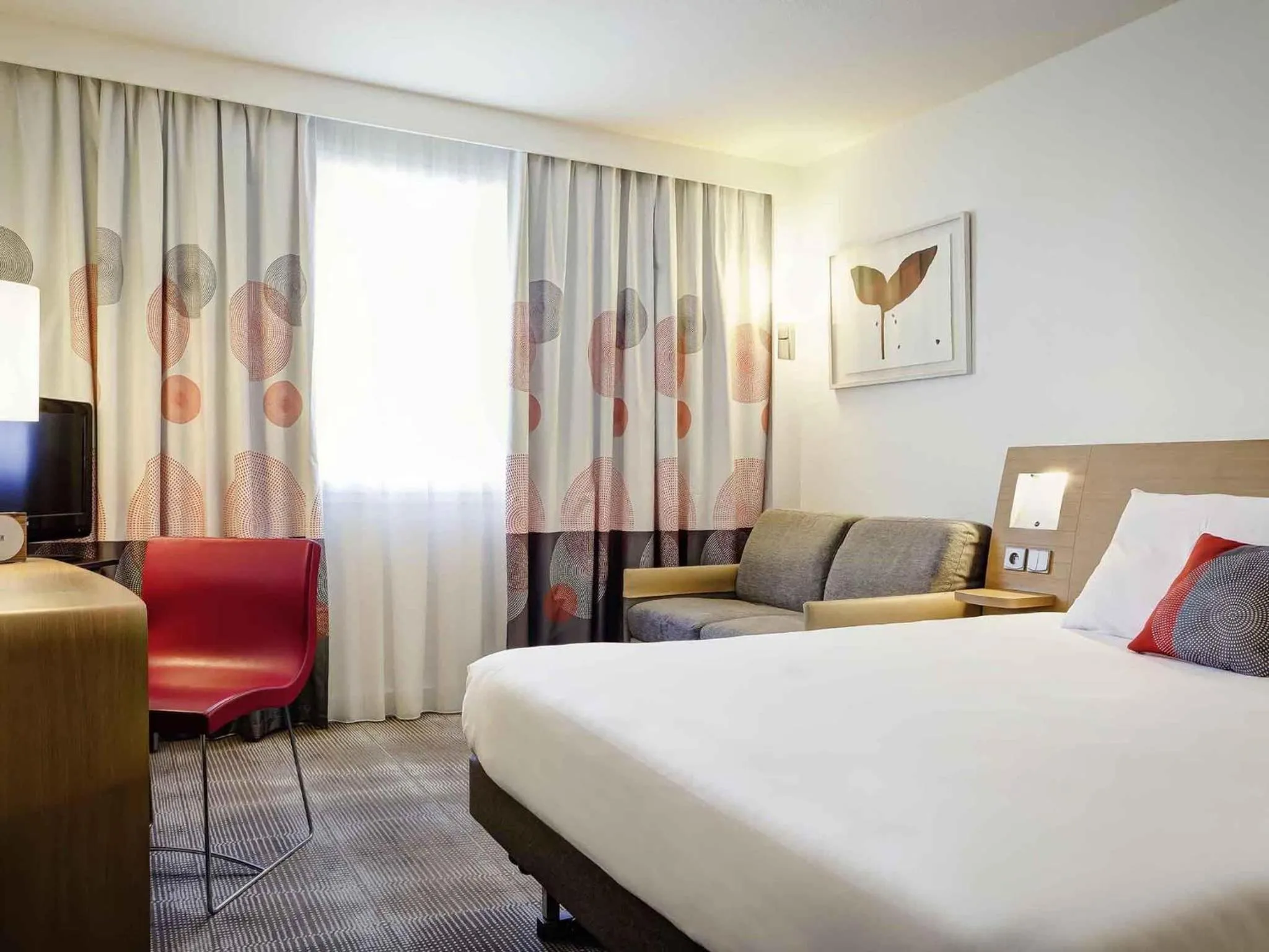 Bedroom, Bed in Novotel Lyon Gerland Musée des Confluences