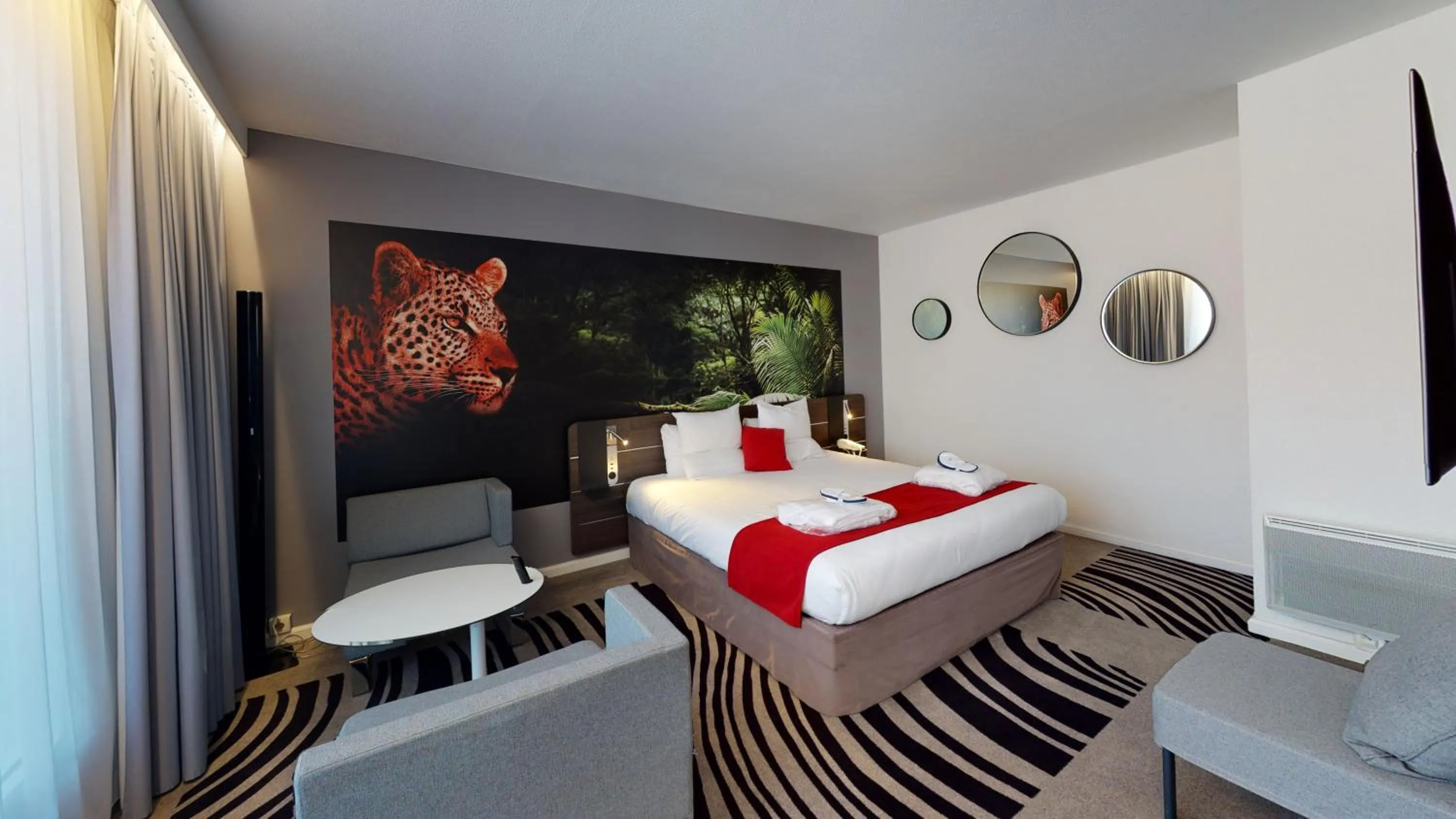 Bedroom, Bed in Novotel Lyon Gerland Musée des Confluences