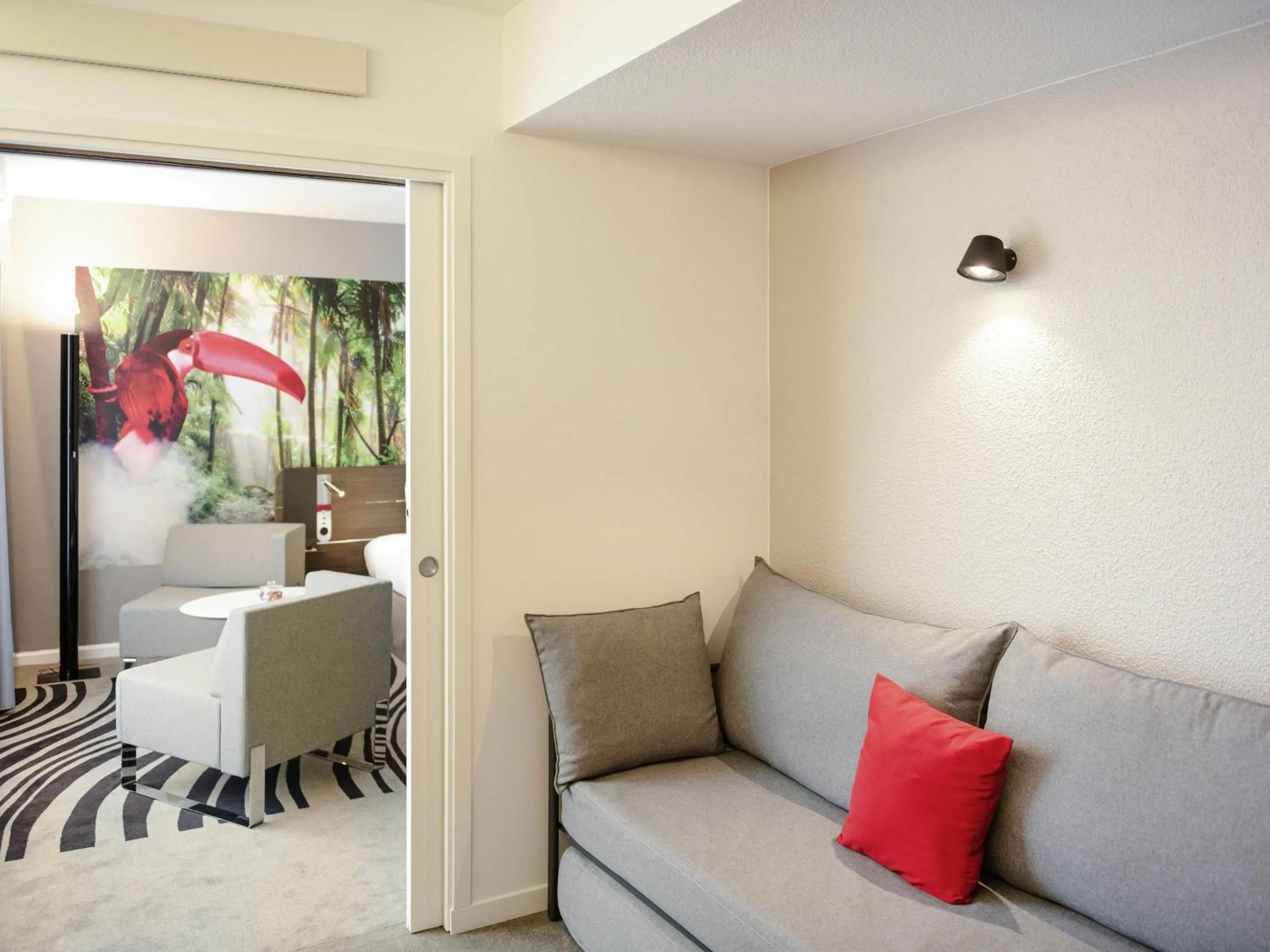 Bedroom in Novotel Lyon Gerland Musée des Confluences