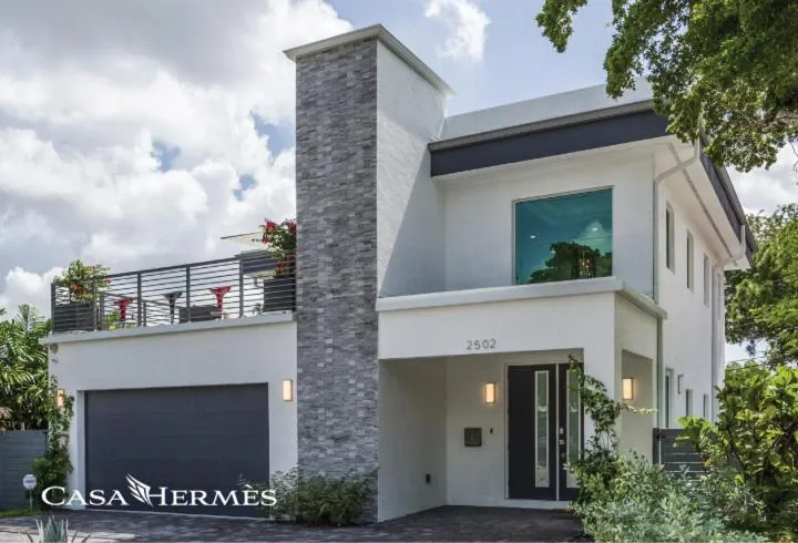 CASA HERMÈS Wilton Manor - Gay Guesthouse